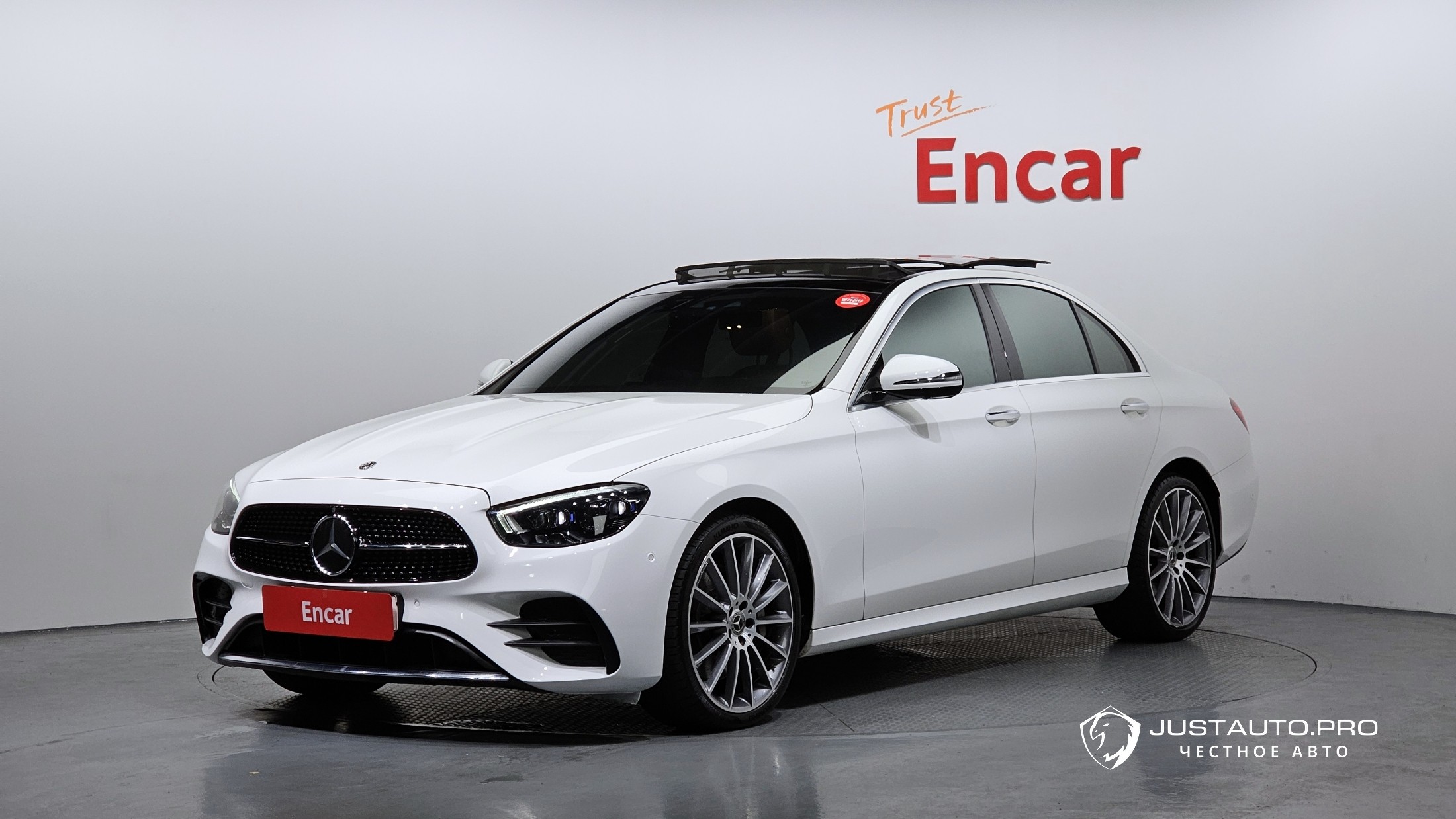 Автомобиль Mercedes-Benz E-Class