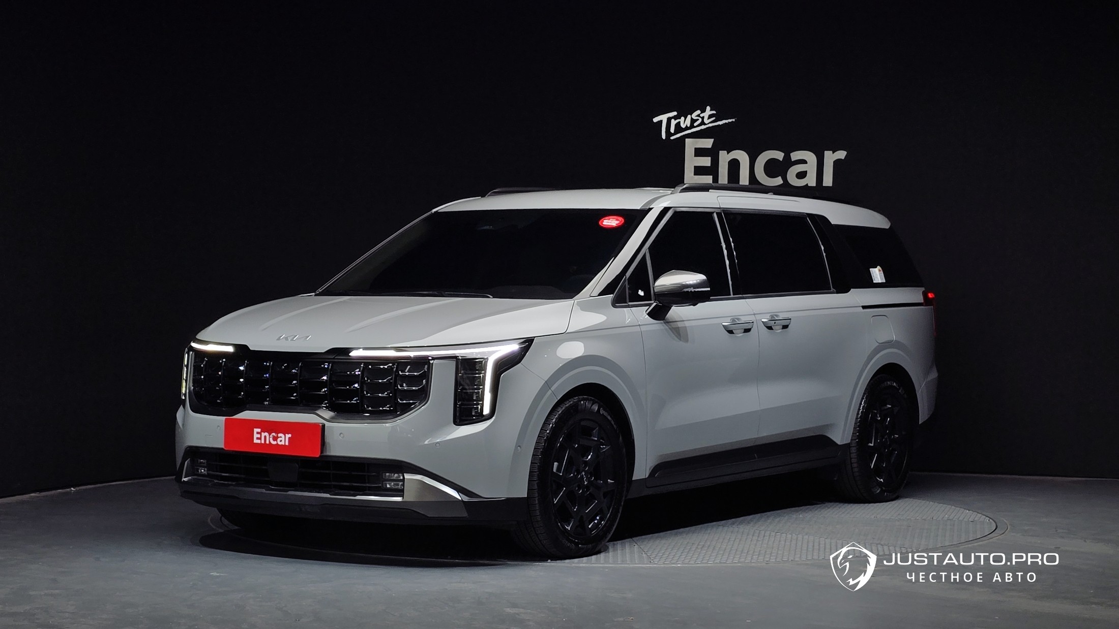 Автомобиль Kia Canival