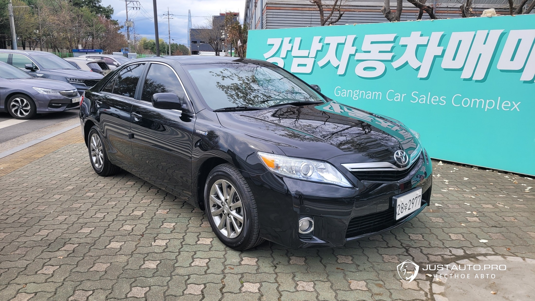 Автомобиль Toyota Camry