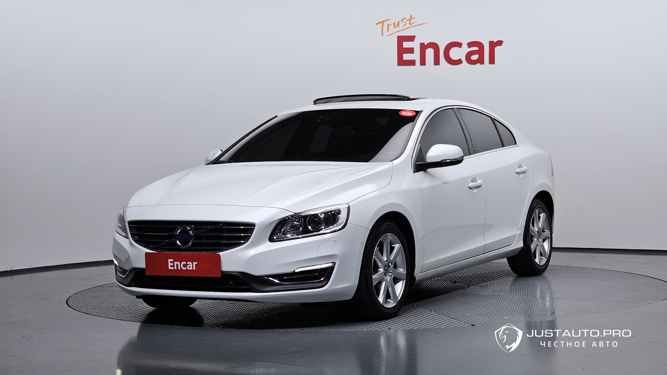 Автомобиль Volvo S60