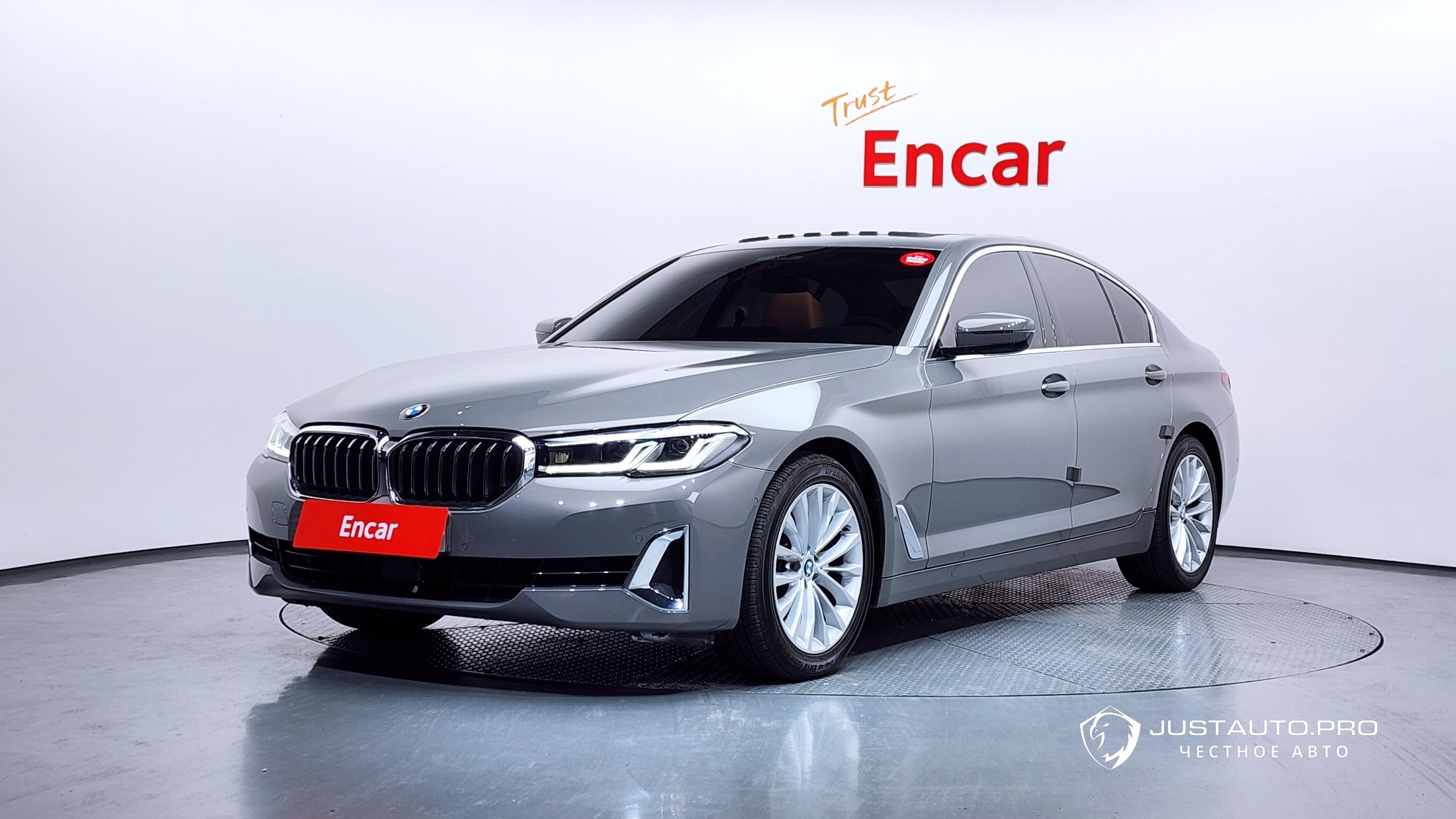 Автомобиль BMW 5-Series