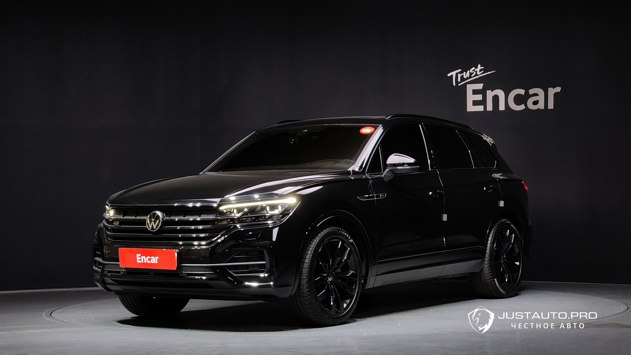 Автомобиль Volkswagen Touareg