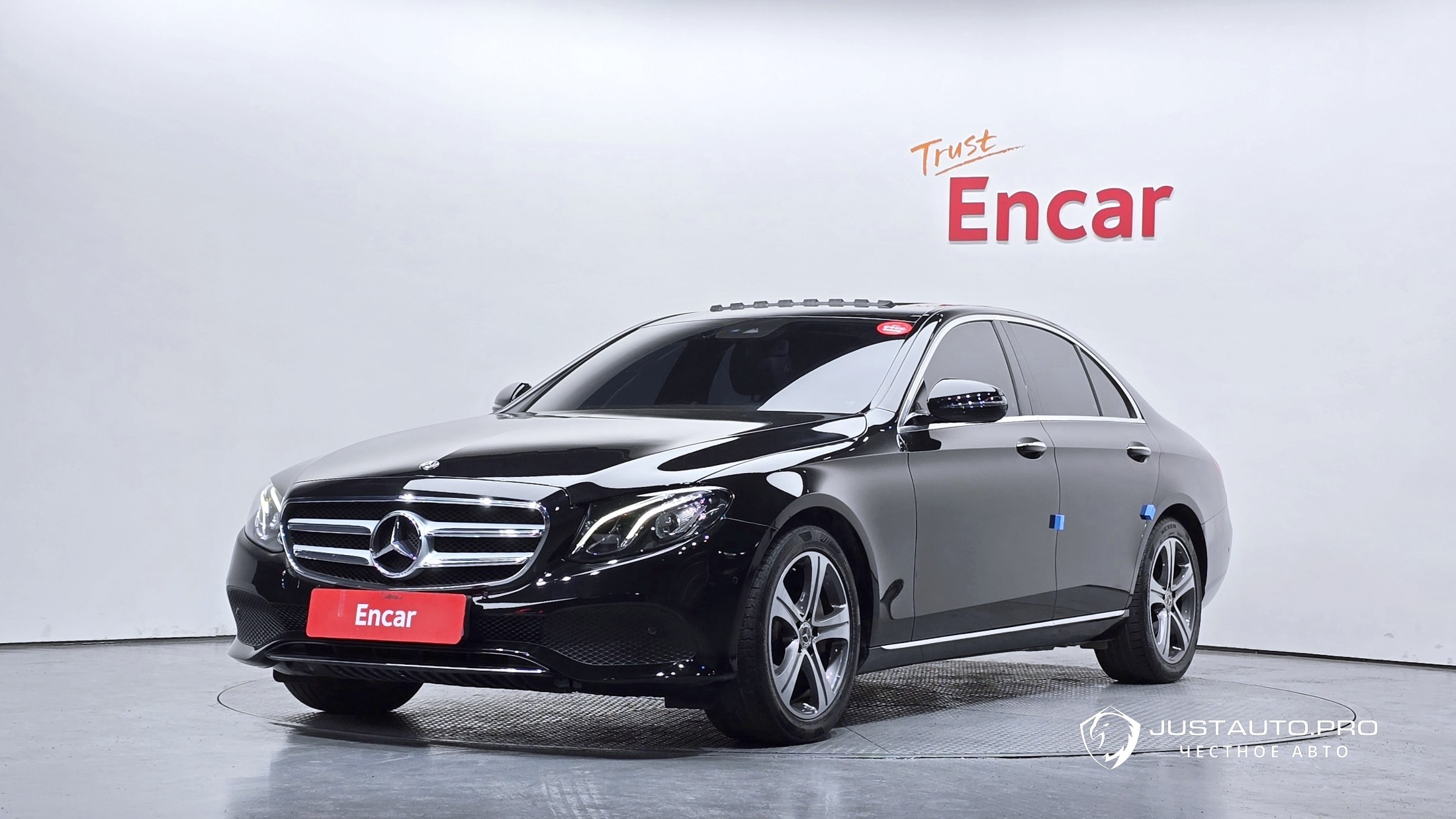 Автомобиль Mercedes-Benz E-Class