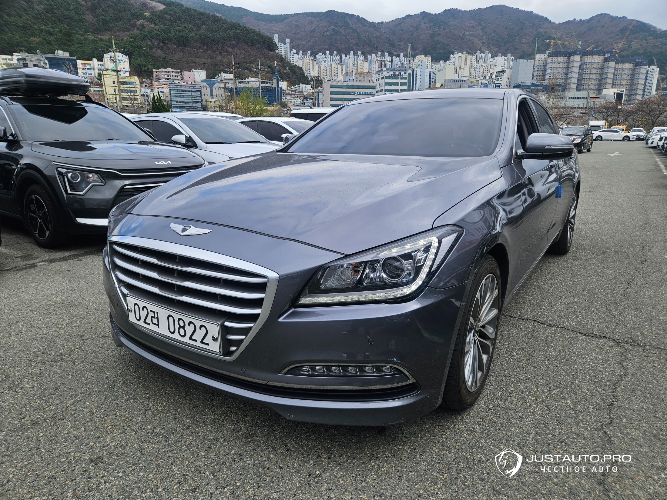 Автомобиль Hyundai Genesis