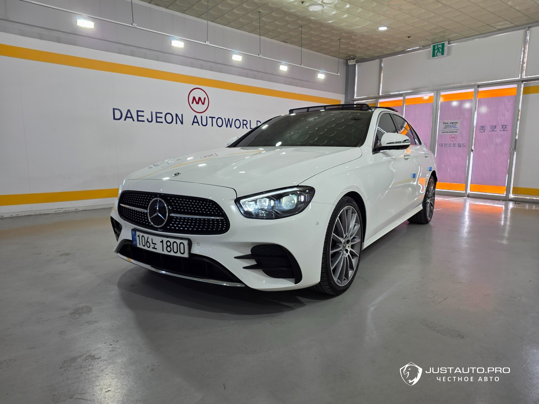 Автомобиль Mercedes-Benz E-Class