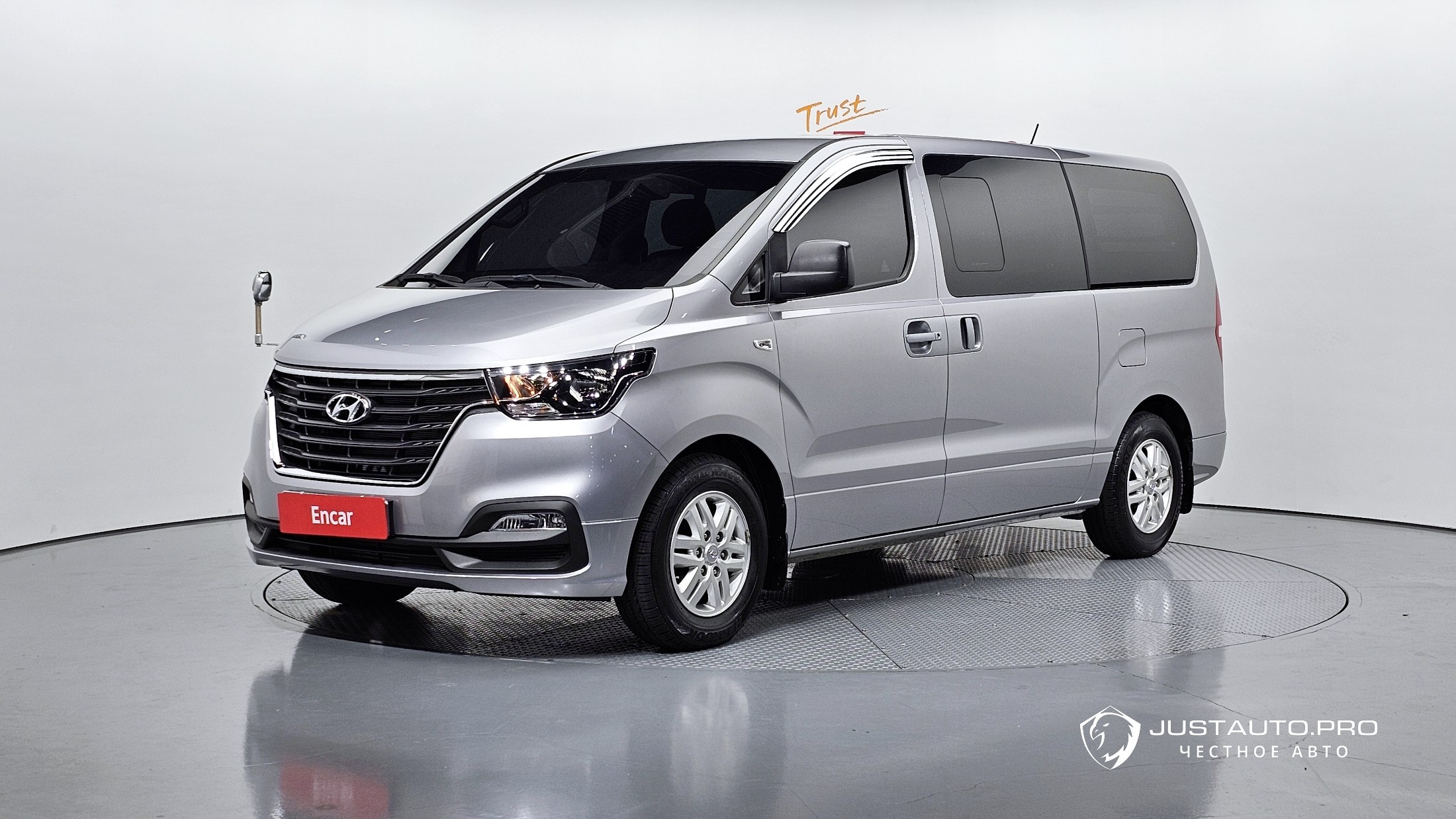 Автомобиль Hyundai Starex