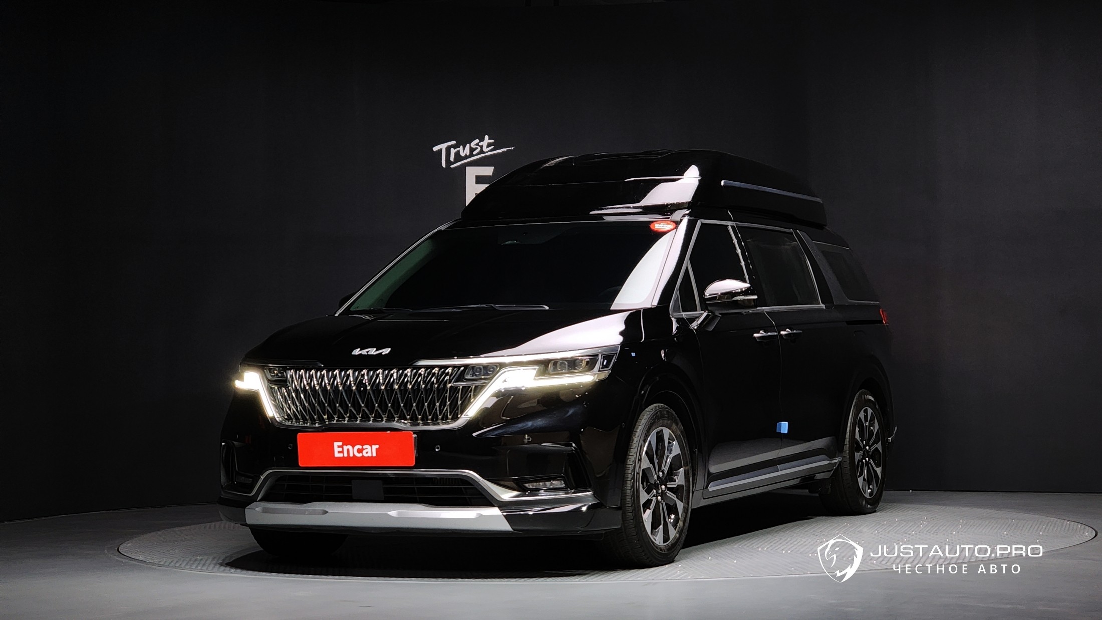Автомобиль Kia Canival