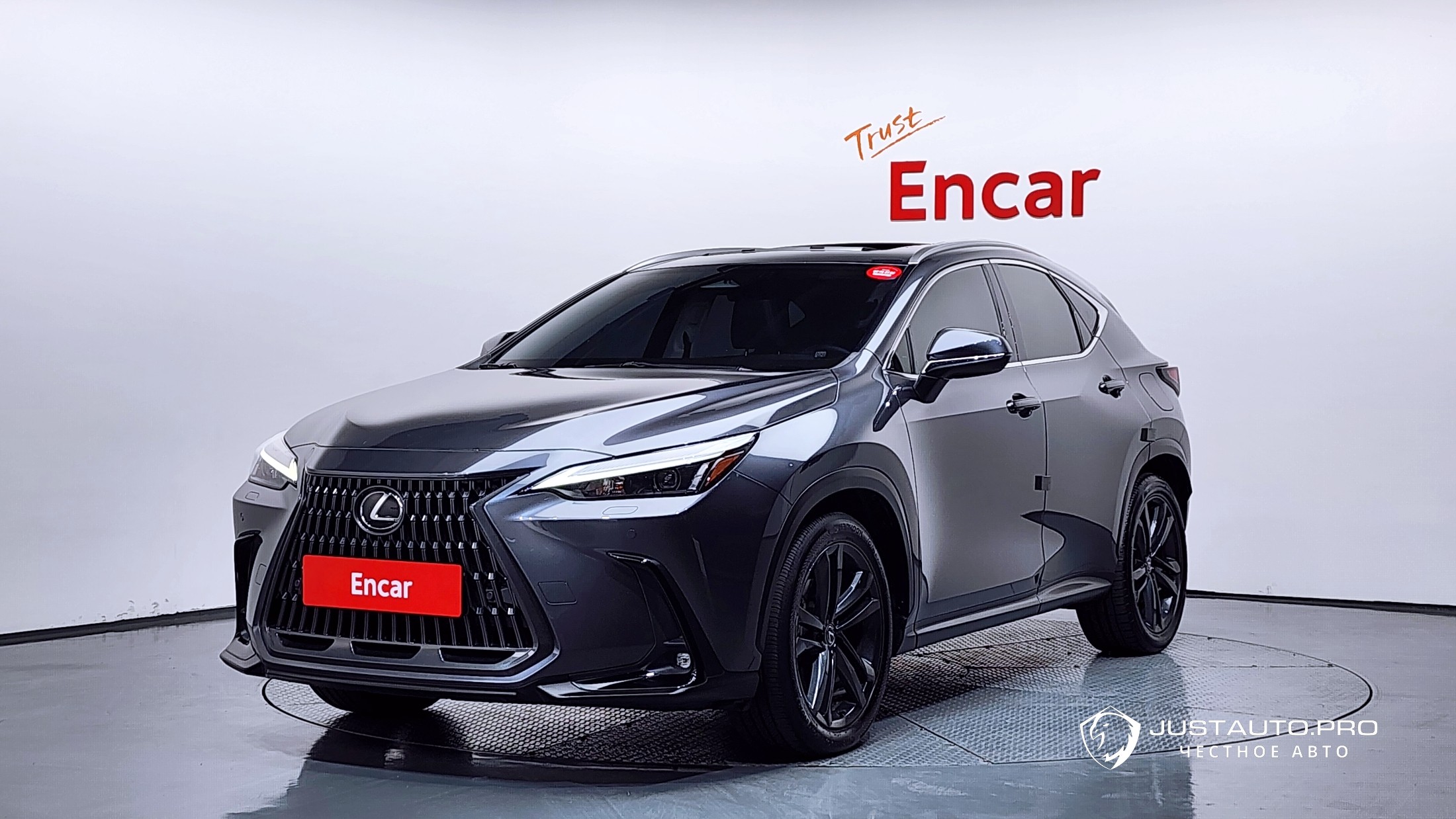 Автомобиль Lexus NX