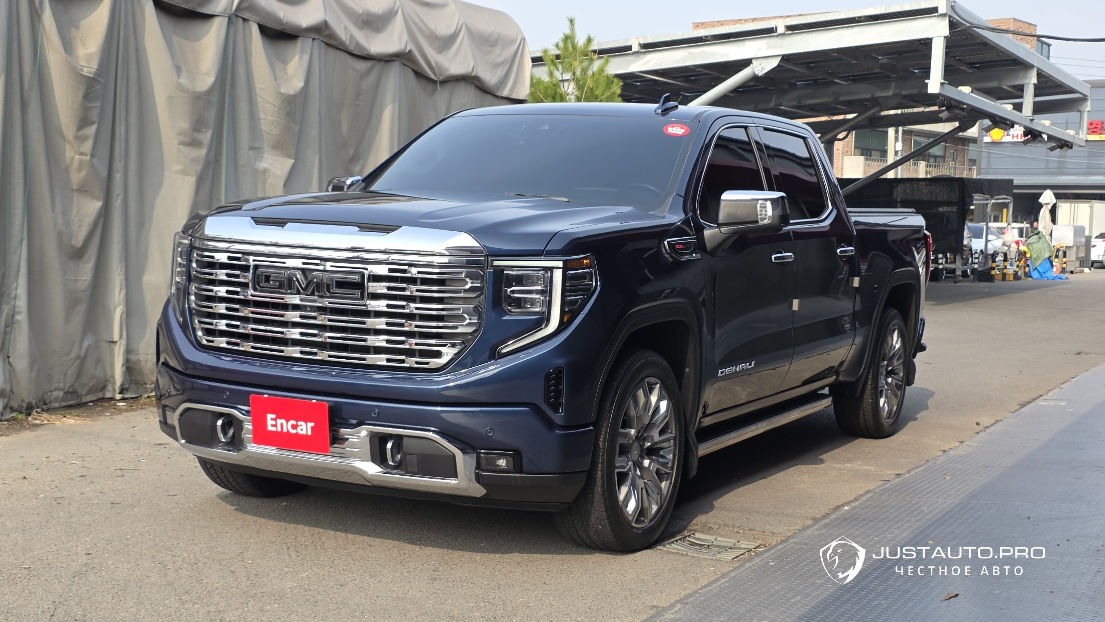 Автомобиль GMC Sierra