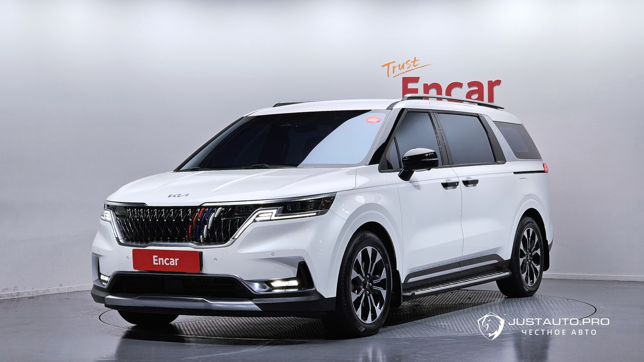 Автомобиль Kia Canival