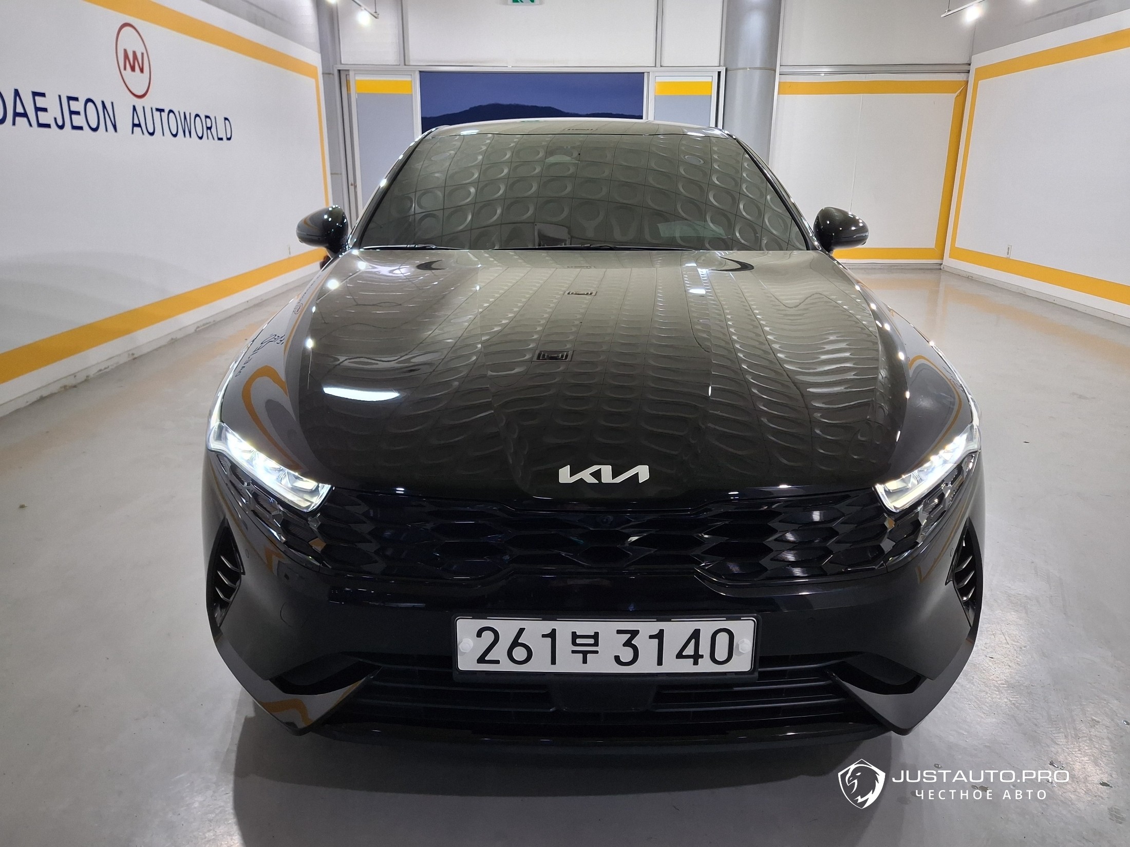 Автомобиль Kia K5