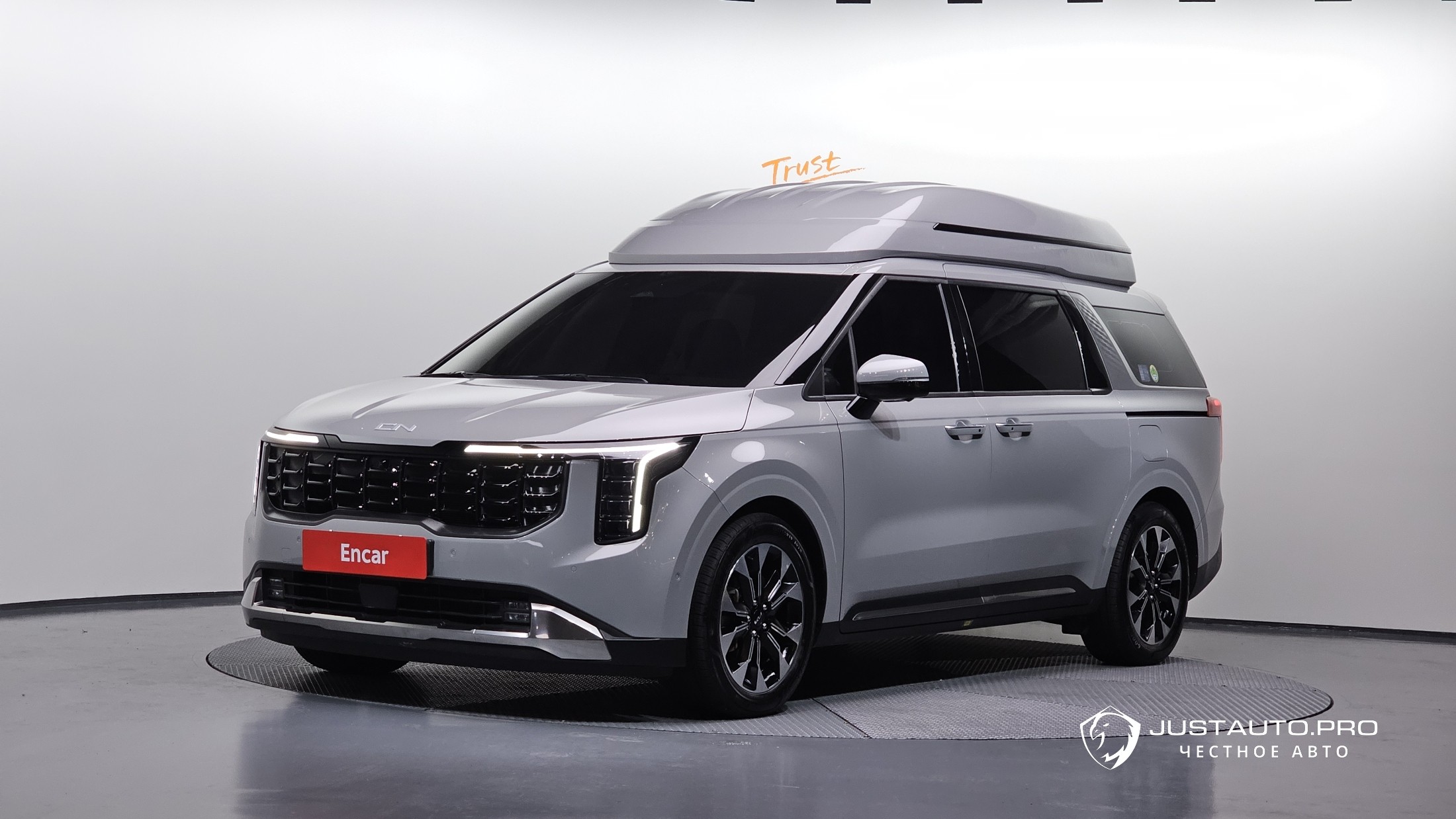 Автомобиль Kia Canival