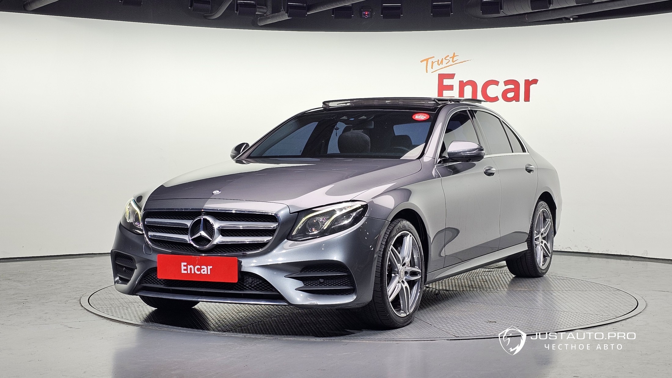 Автомобиль Mercedes-Benz E-Class