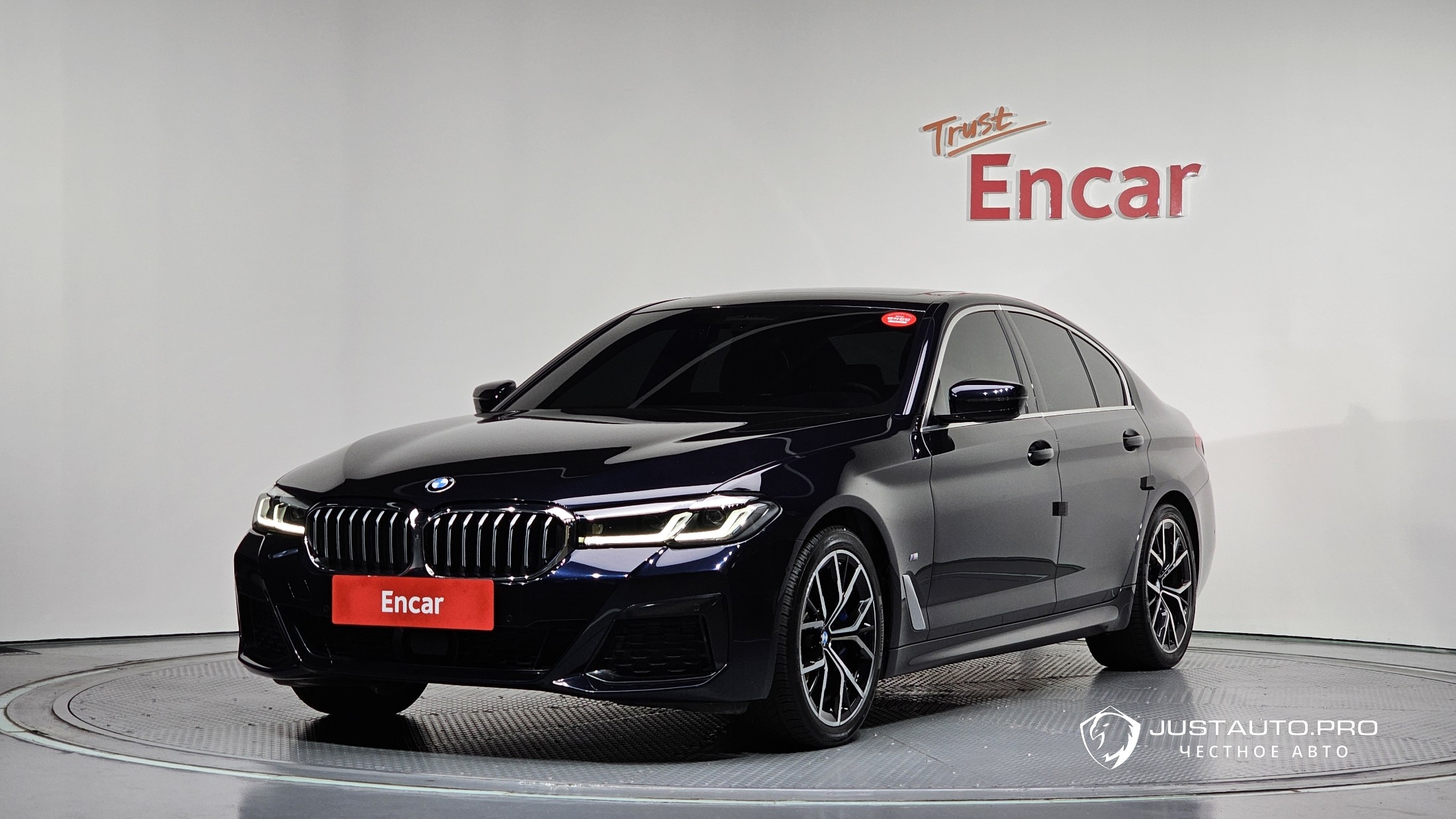 Автомобиль BMW 5-Series