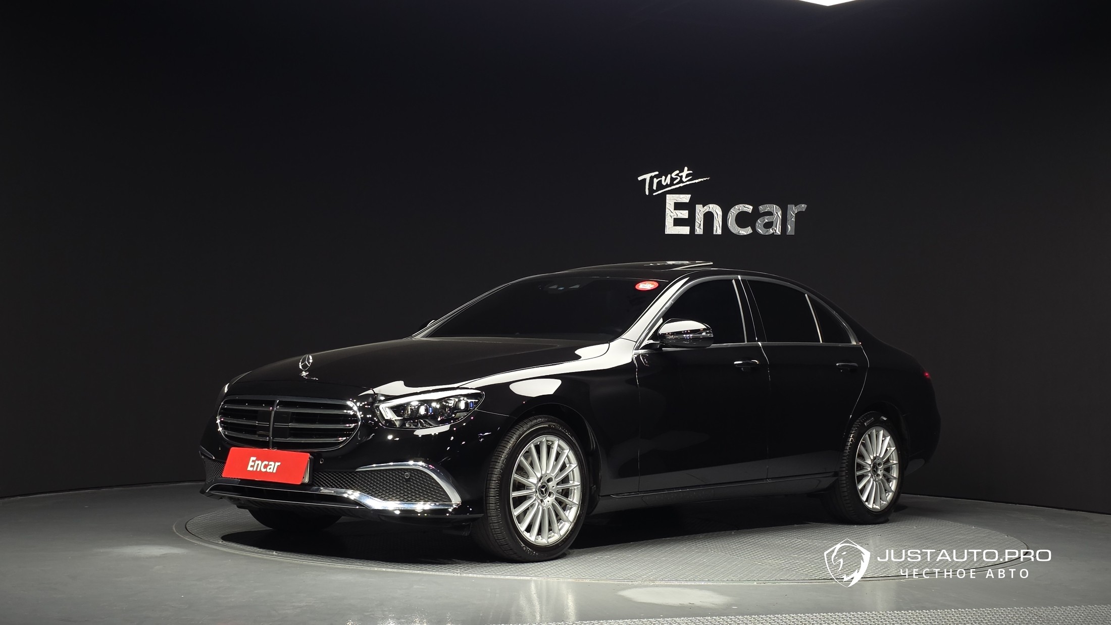Автомобиль Mercedes-Benz E-Class