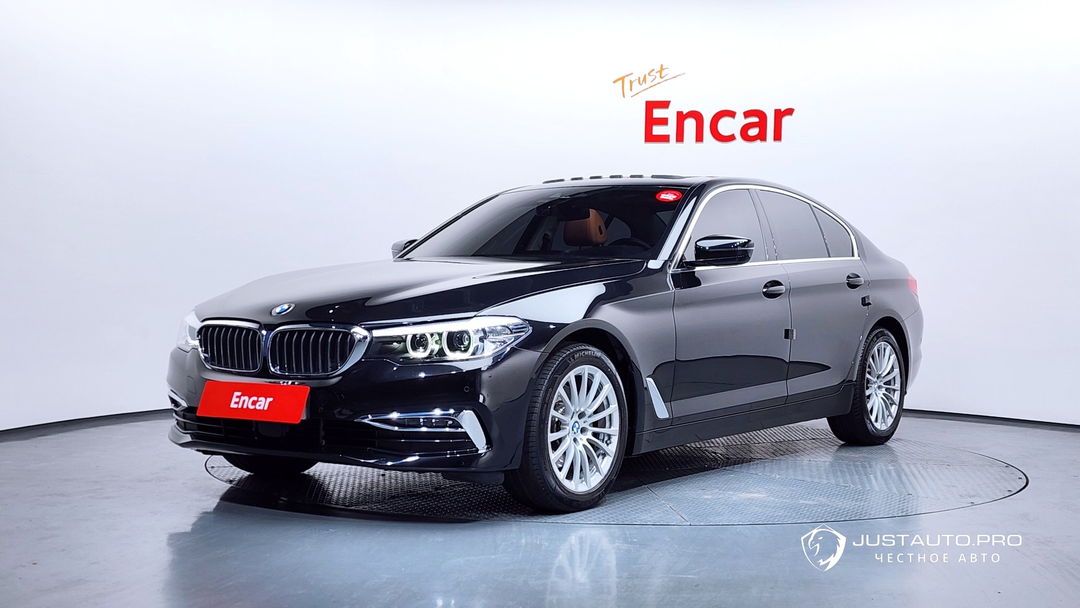 Автомобиль BMW 5-Series