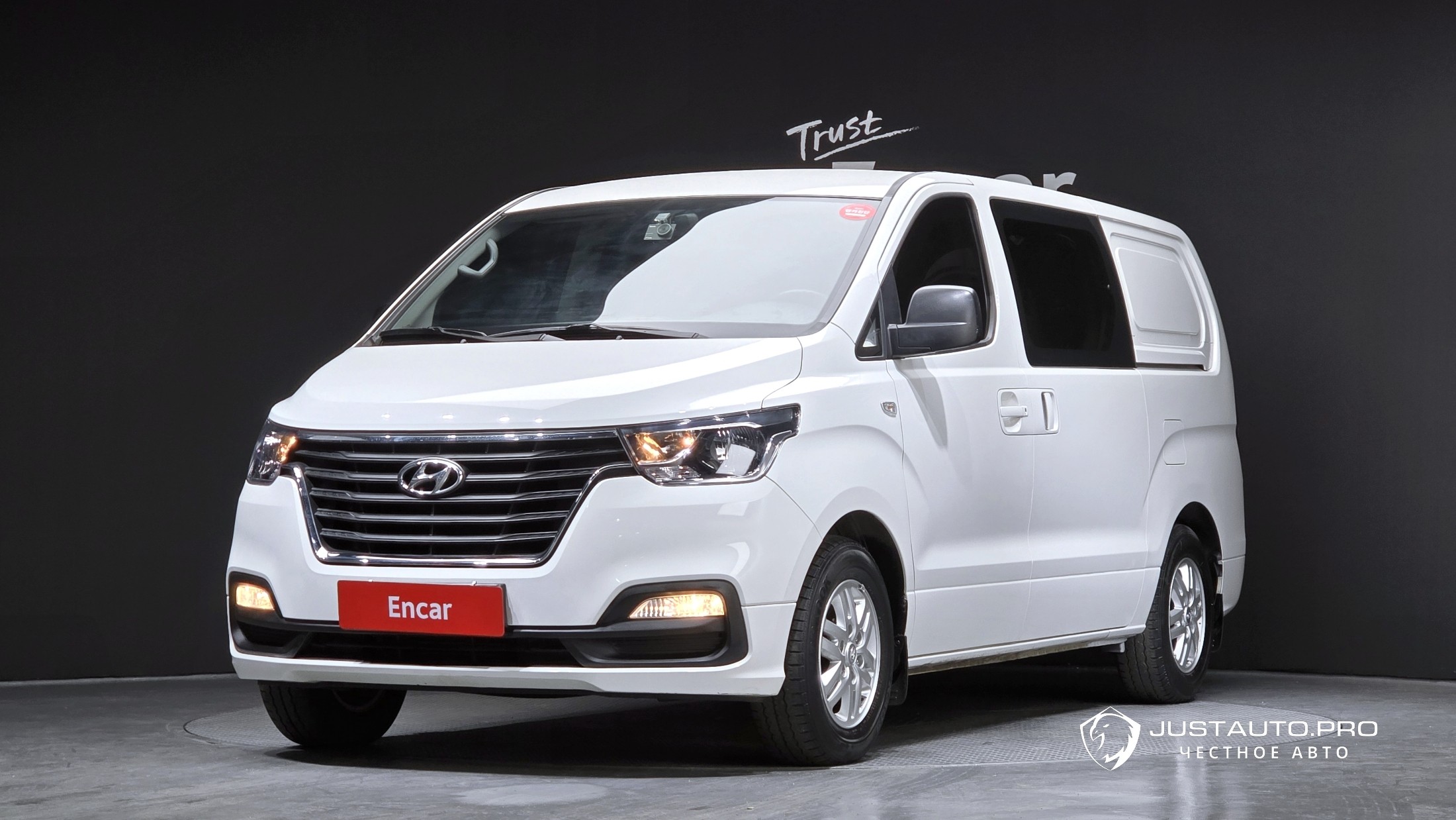 Автомобиль Hyundai Starex