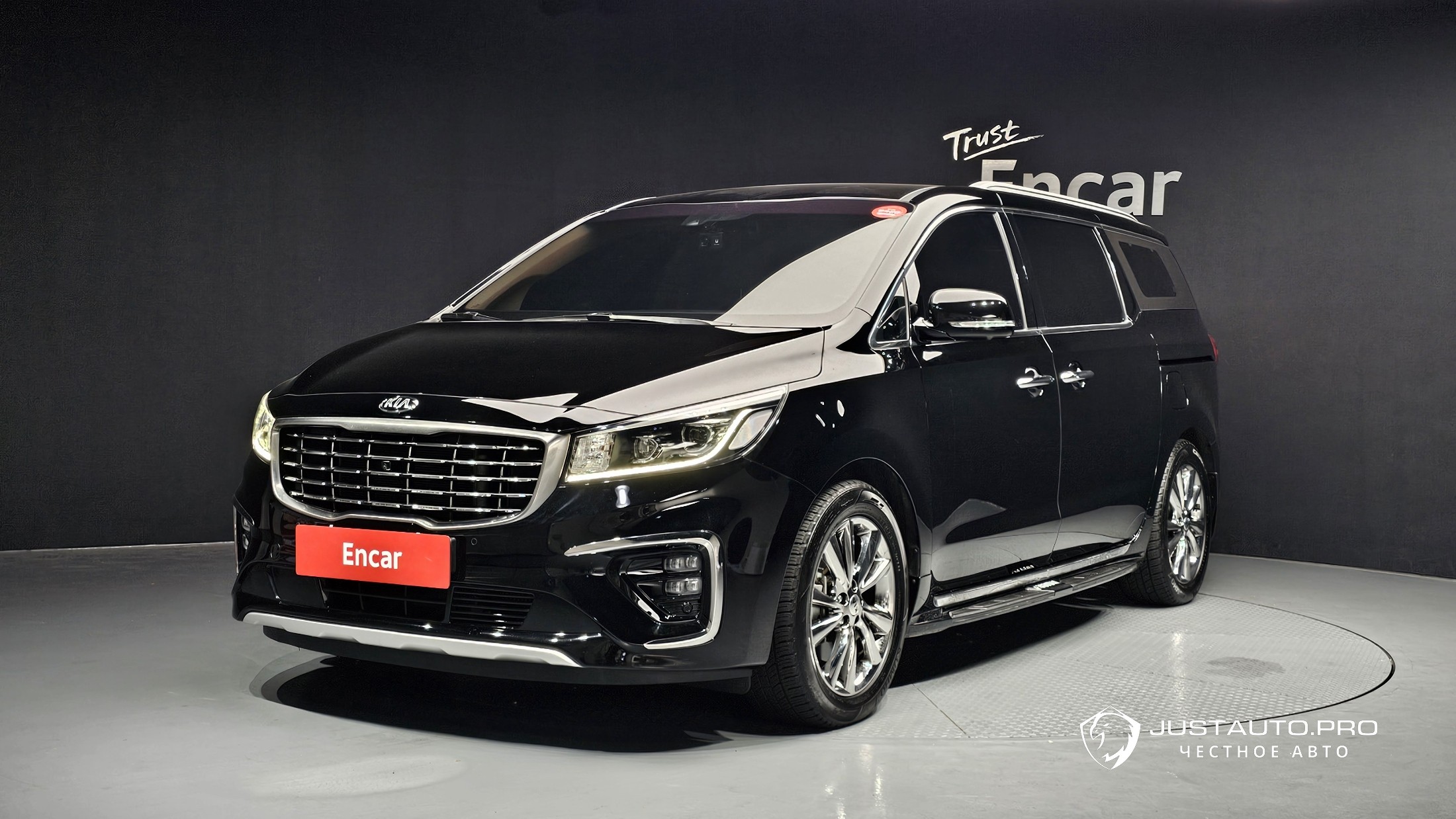 Автомобиль Kia Canival