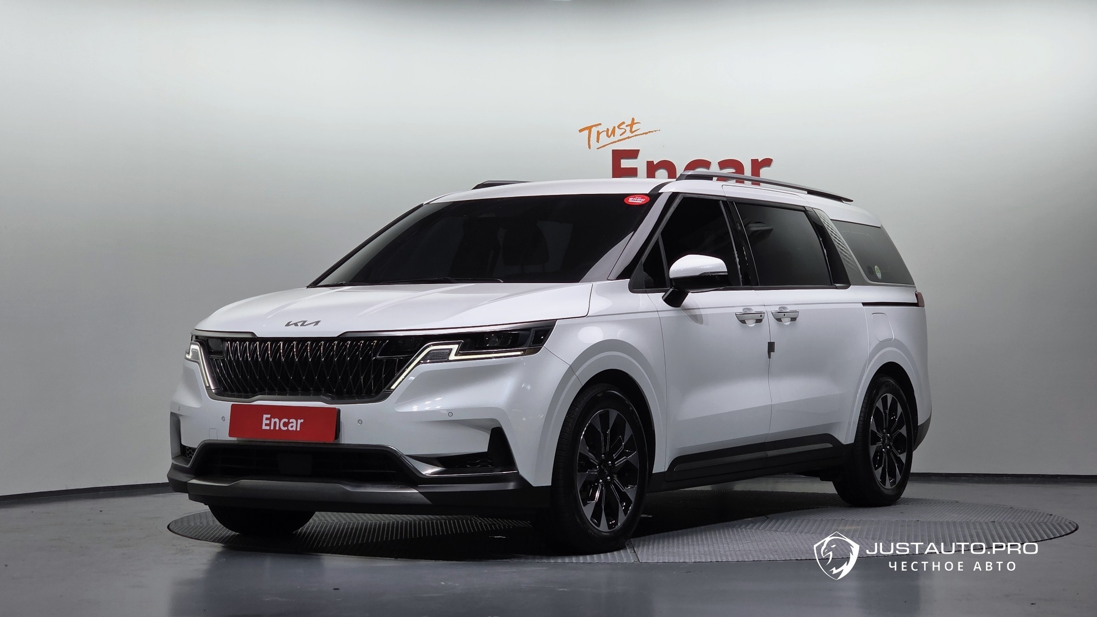 Автомобиль Kia Canival