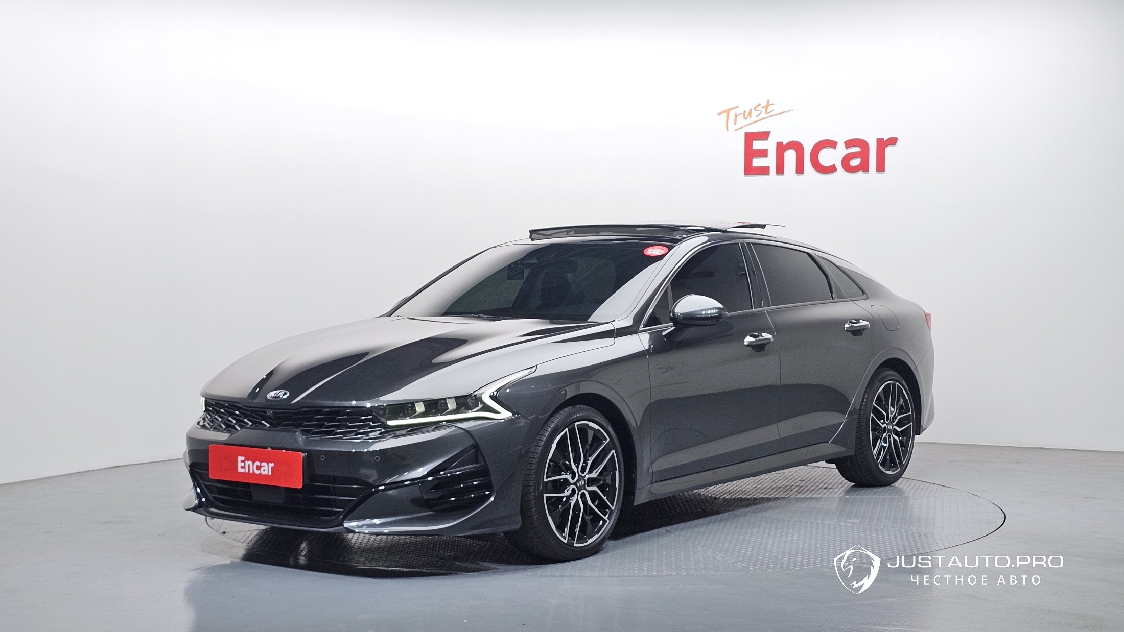 Автомобиль Kia K5