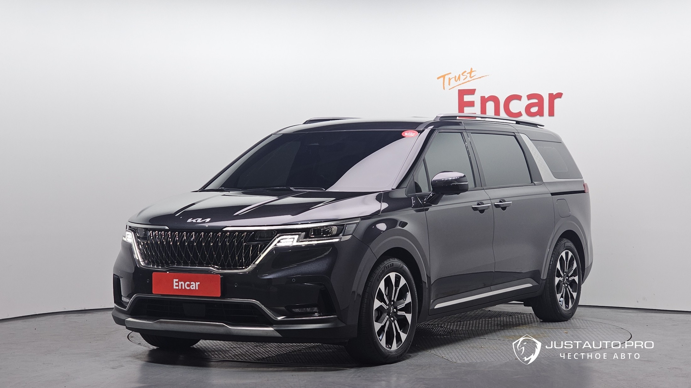 Автомобиль Kia Canival