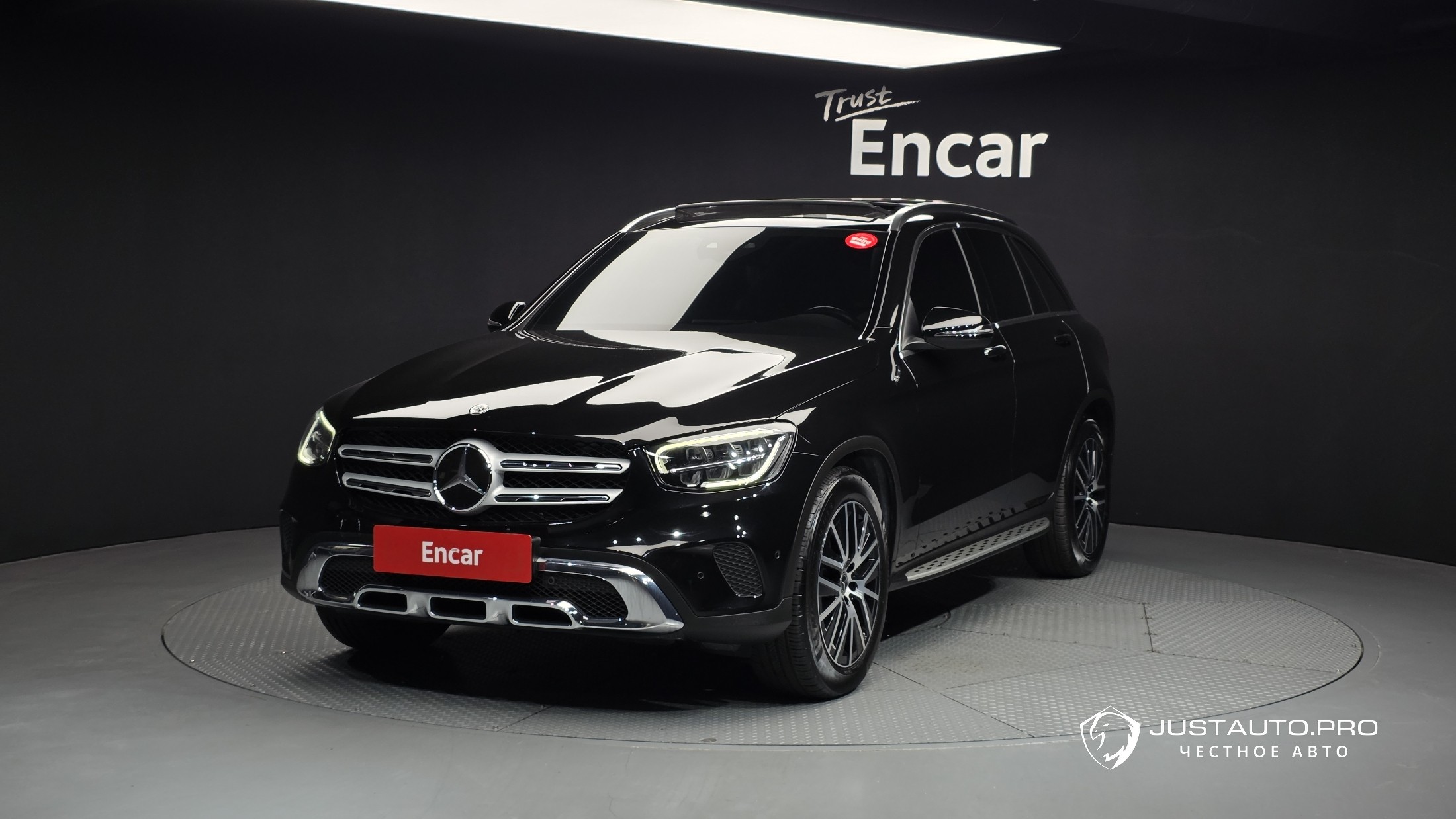 Автомобиль Mercedes-Benz GLC-Class