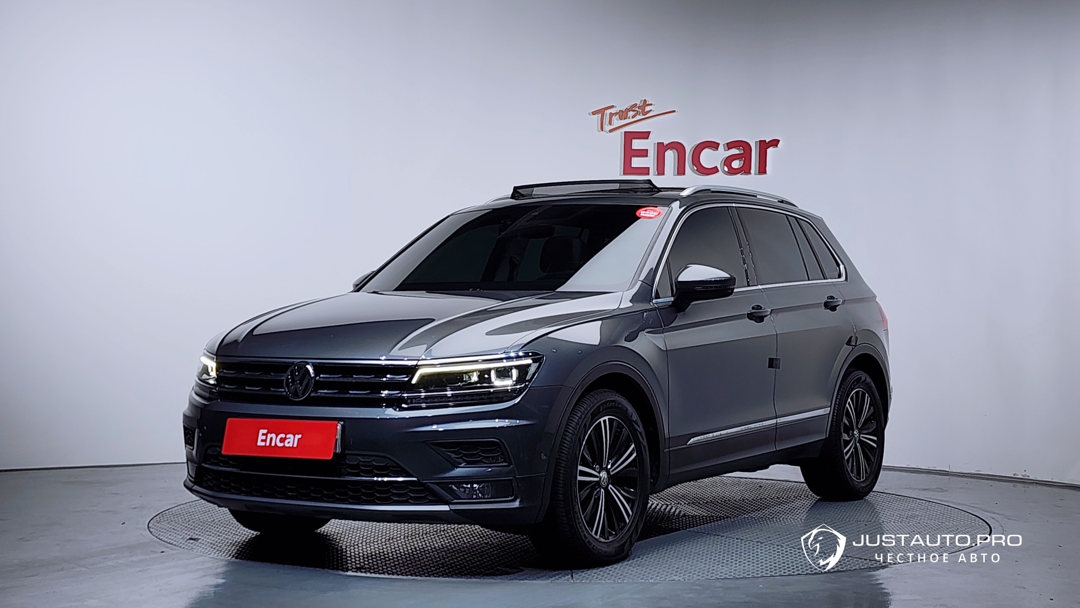 Автомобиль Volkswagen Tiguan