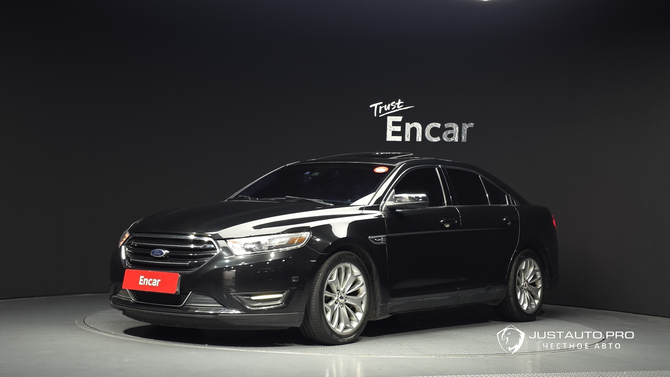 Автомобиль Ford Taurus