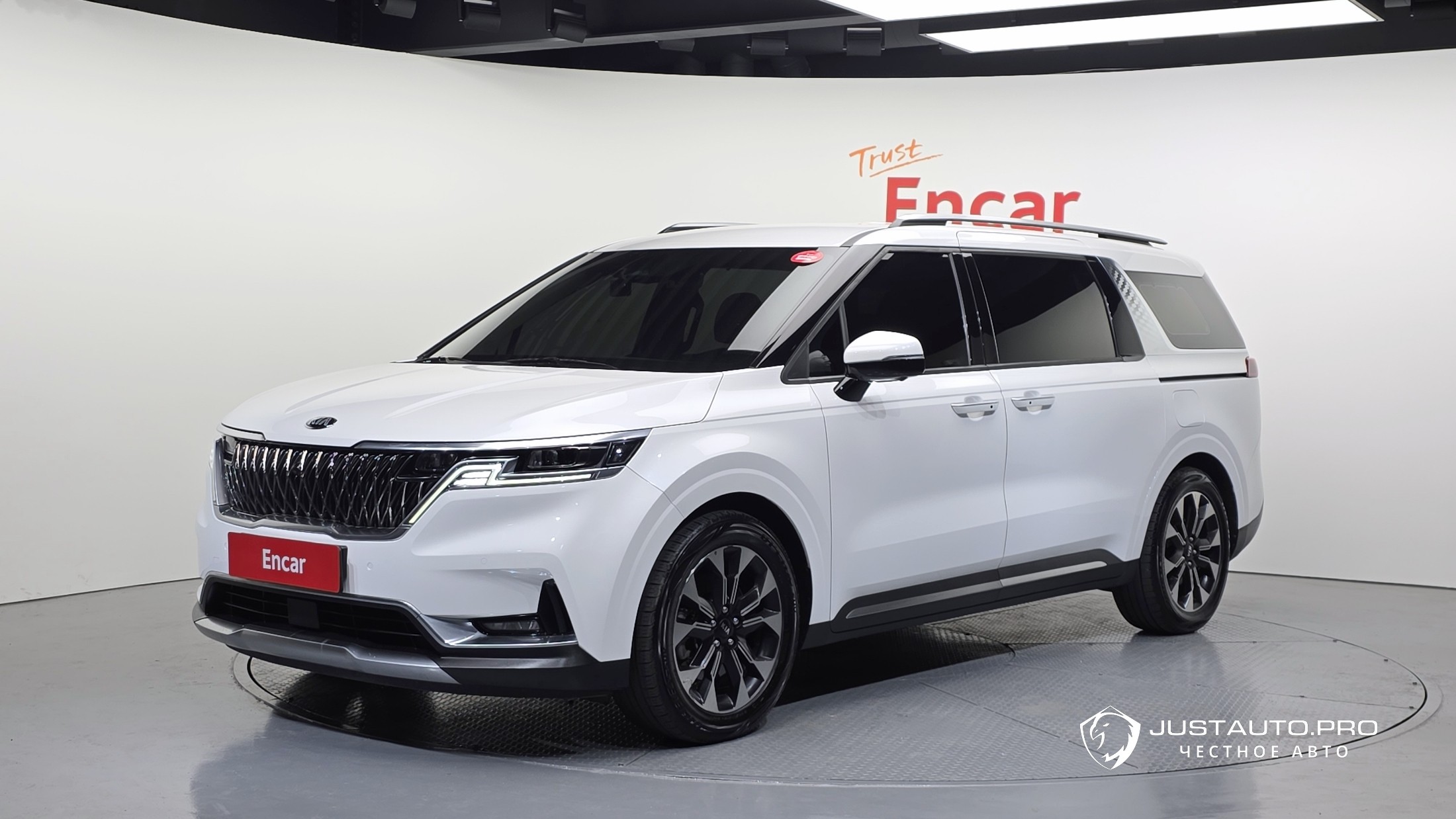 Автомобиль Kia Canival