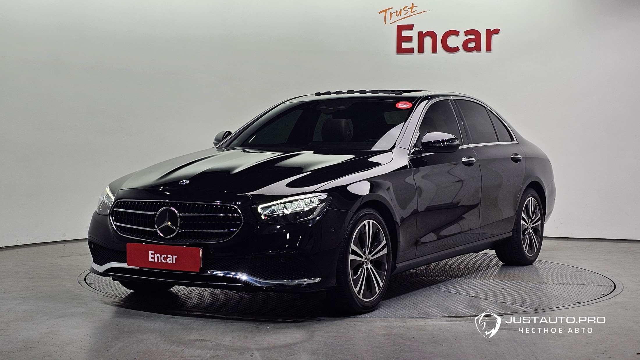 Автомобиль Mercedes-Benz E-Class