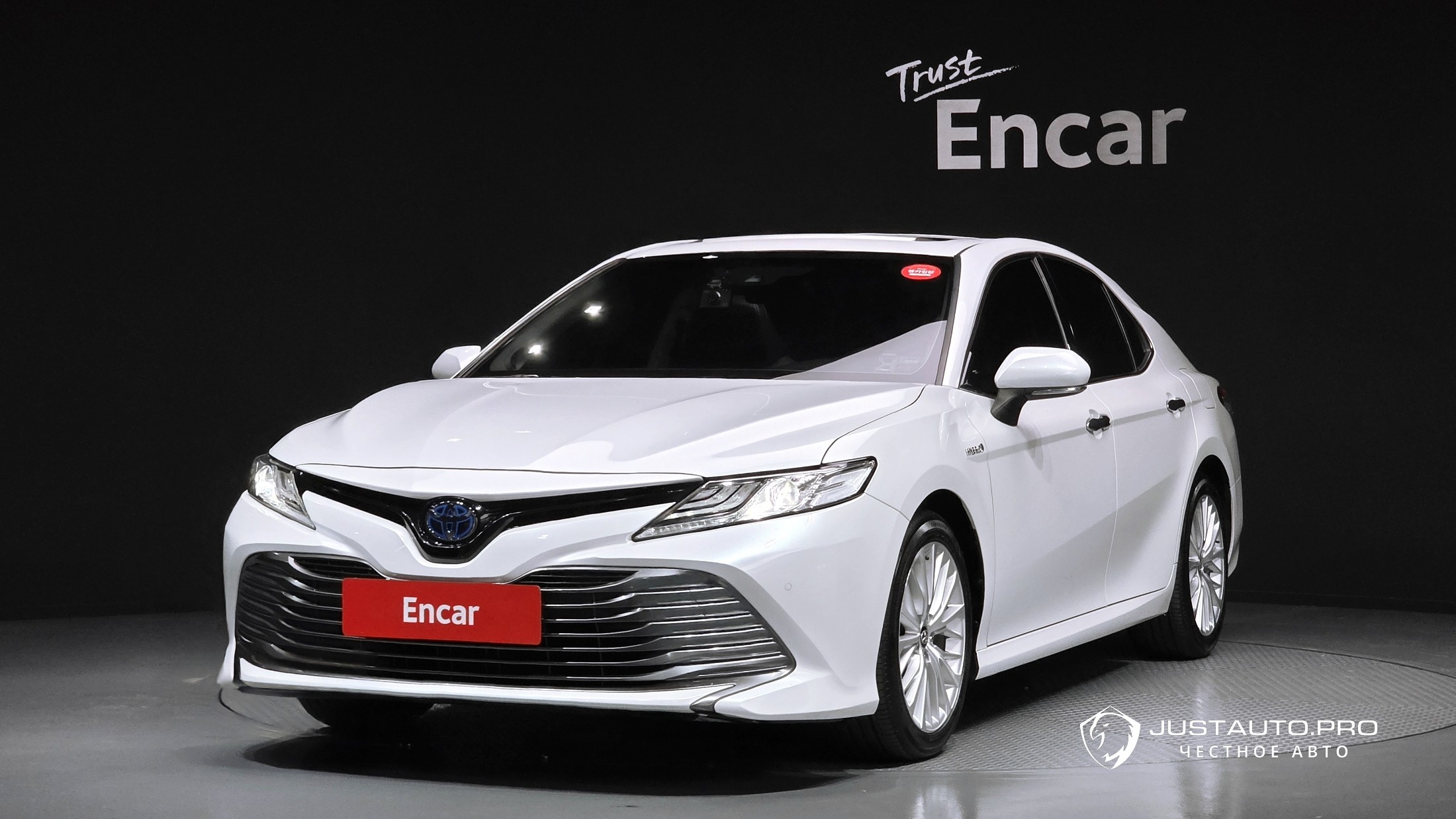 Автомобиль Toyota Camry