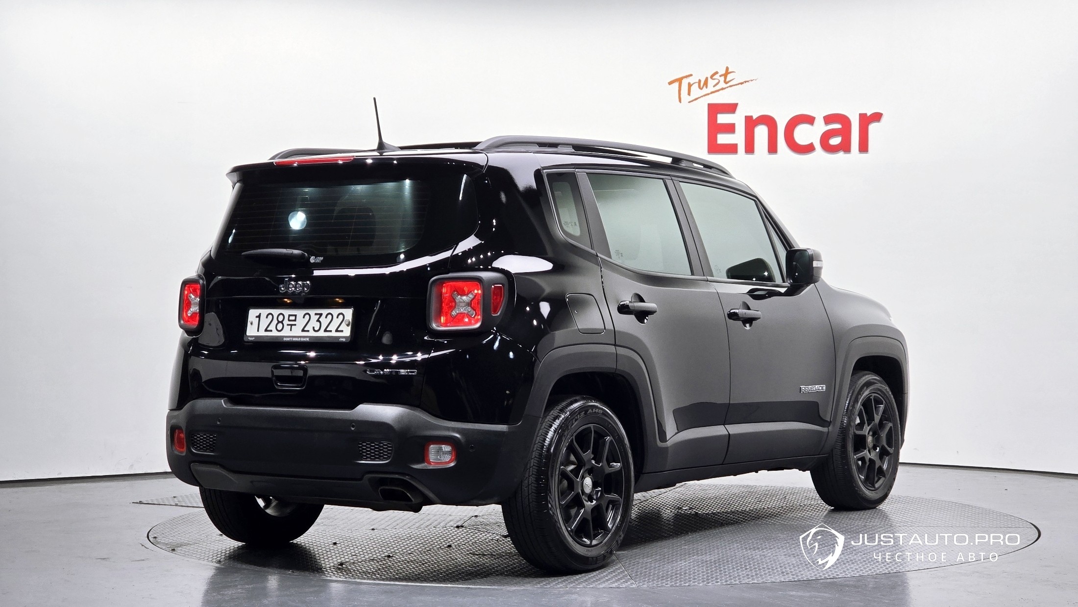 Автомобиль Jeep Renegade