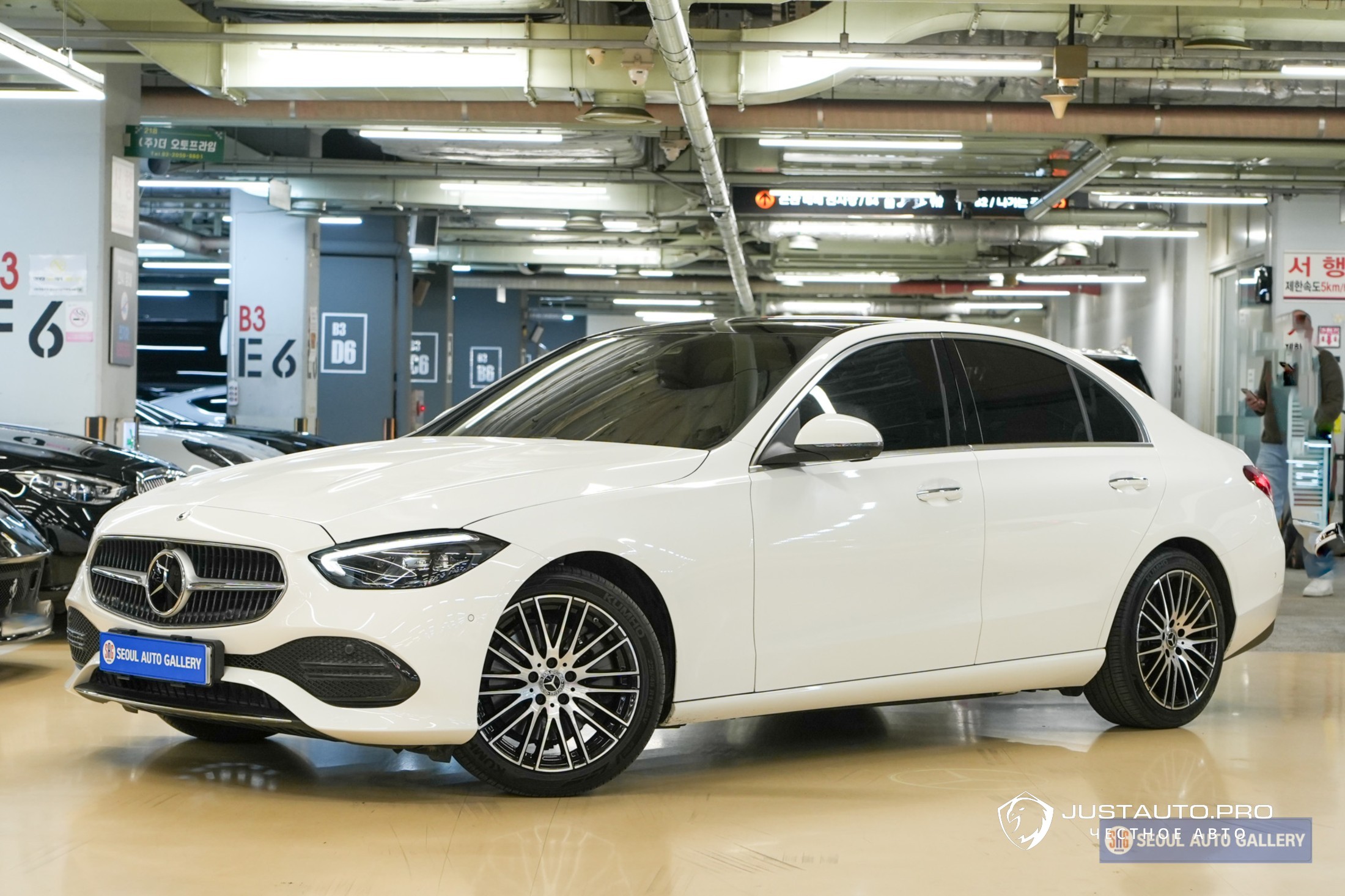 Автомобиль Mercedes-Benz C-Class