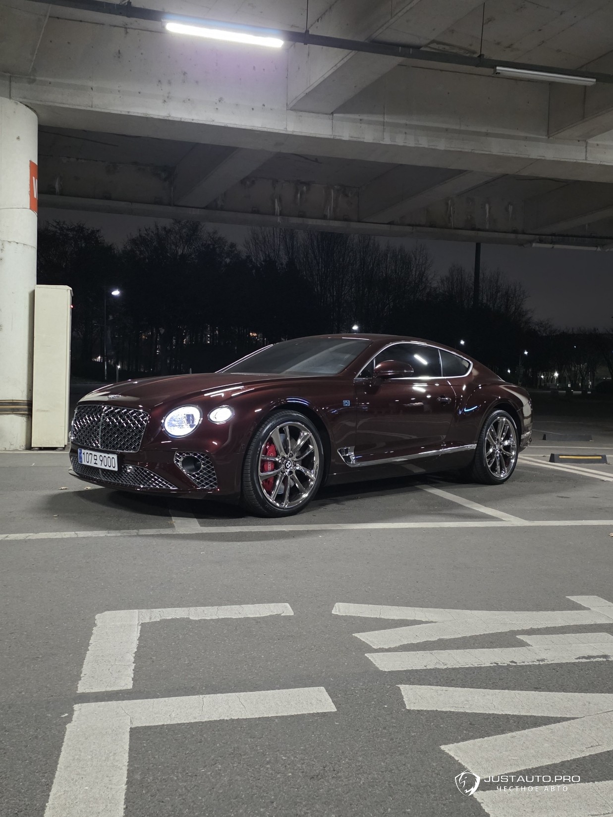 Автомобиль Bentley Continental
