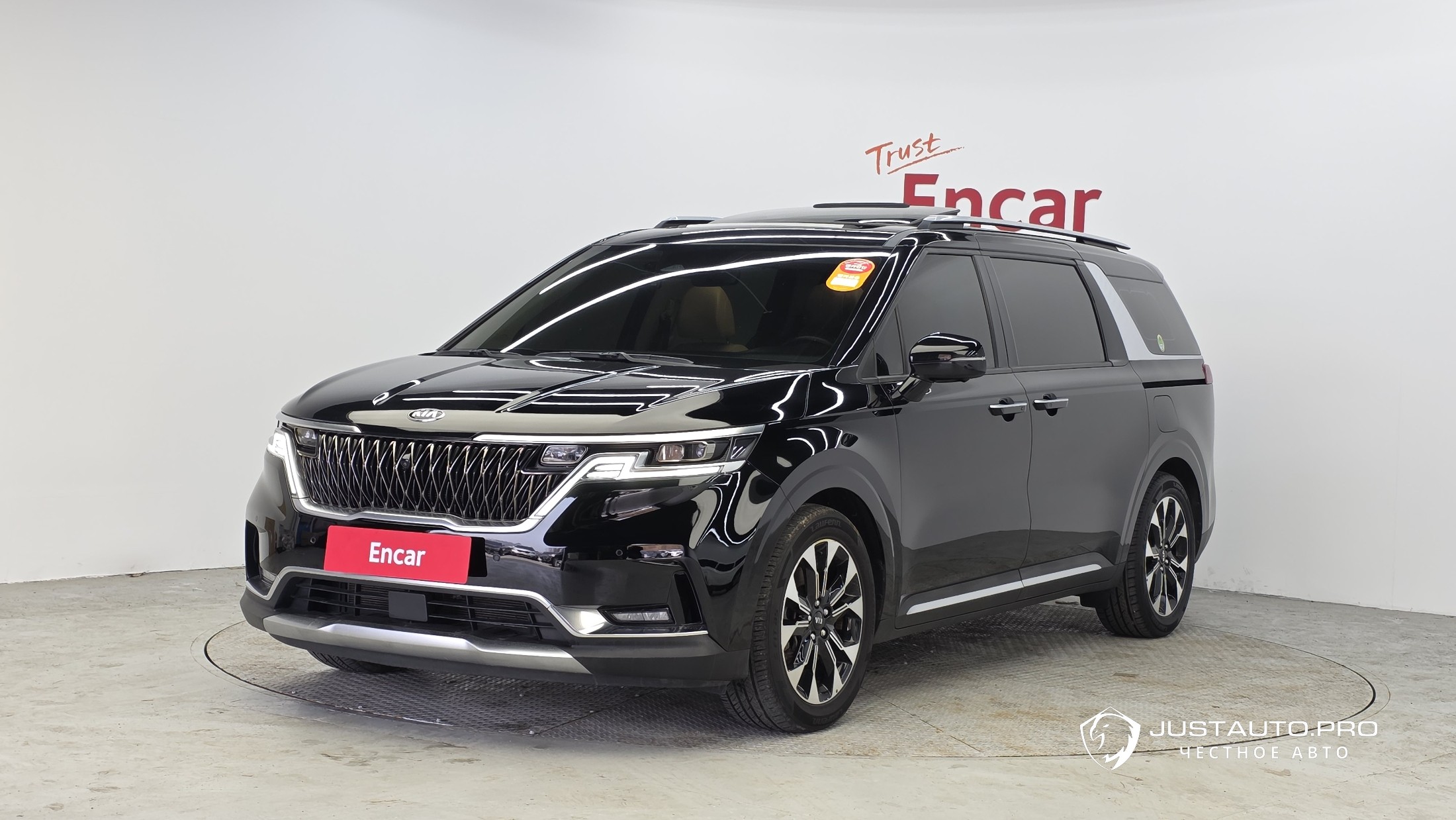 Автомобиль Kia Canival