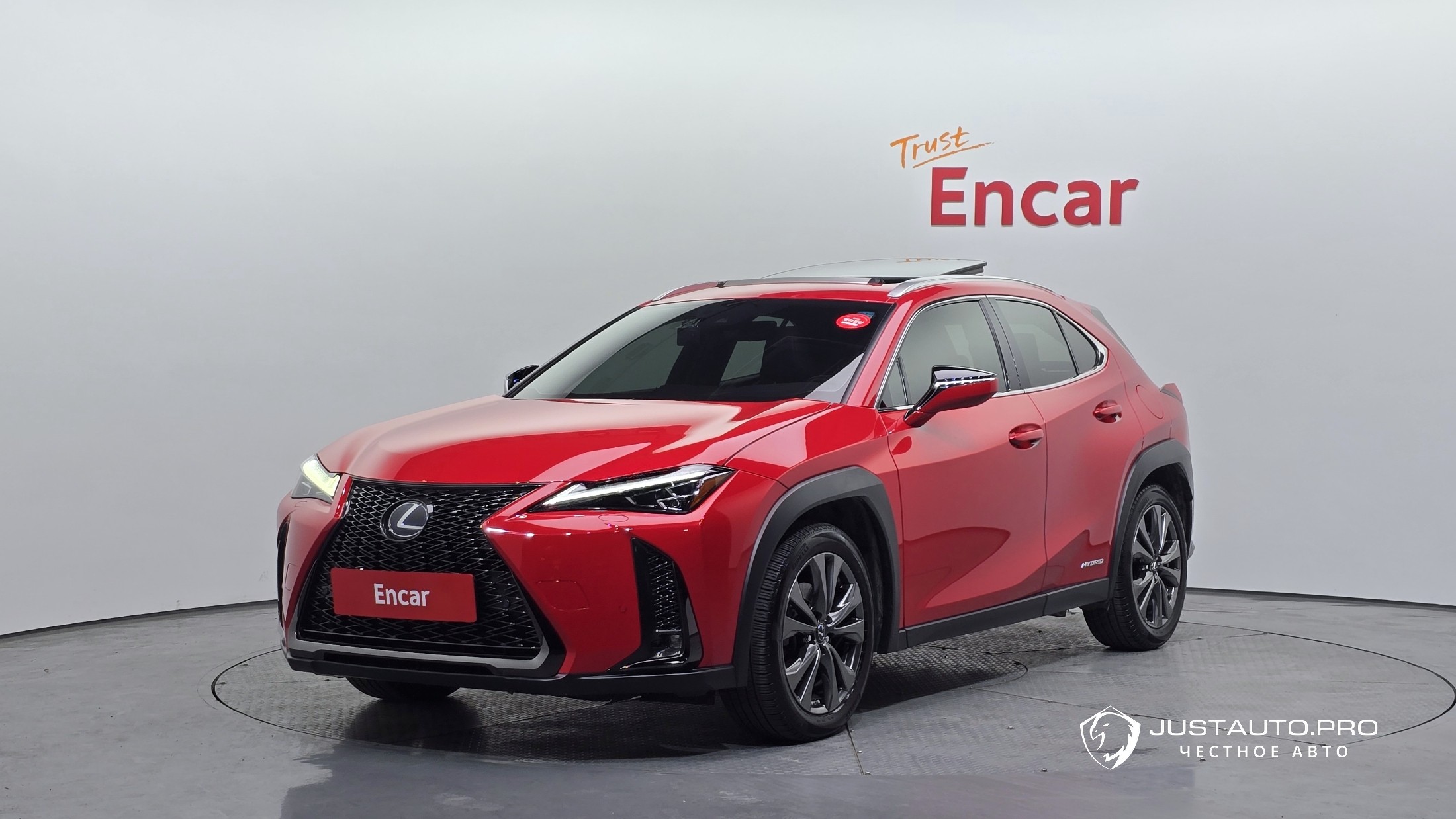 Автомобиль Lexus UX