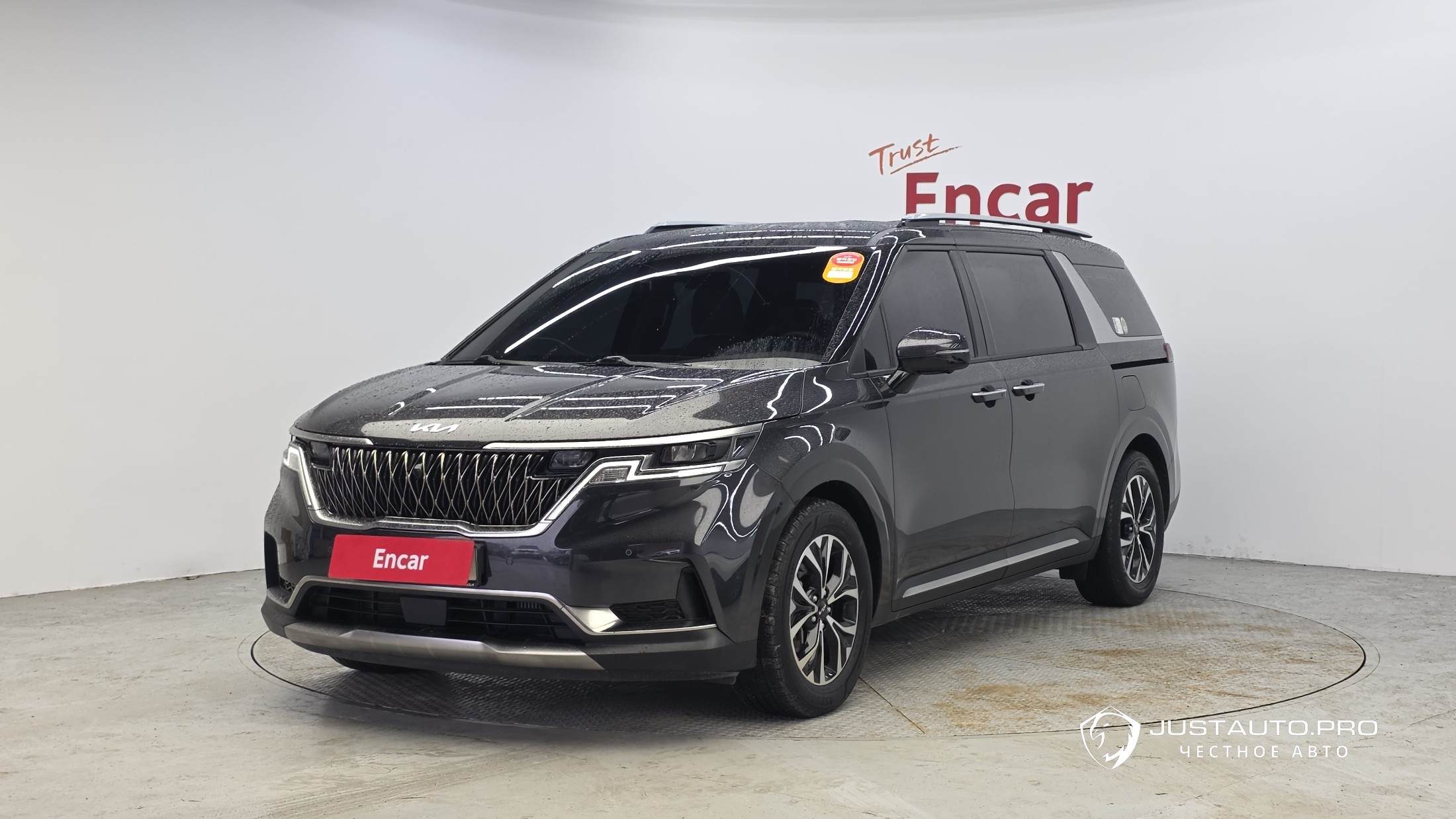 Автомобиль Kia Canival