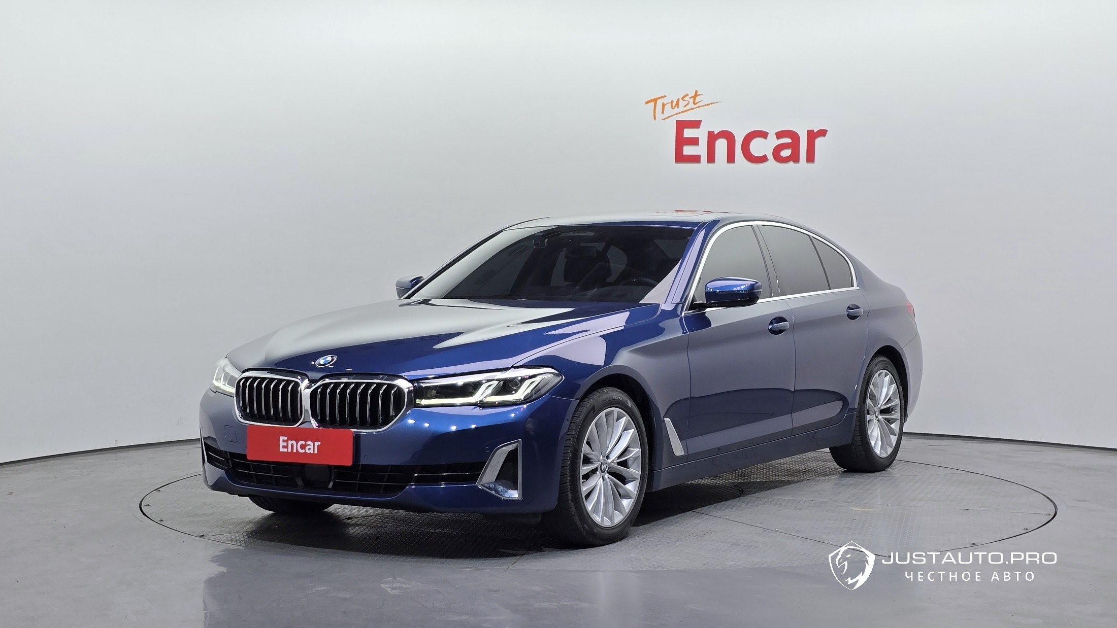 Автомобиль BMW 5-Series