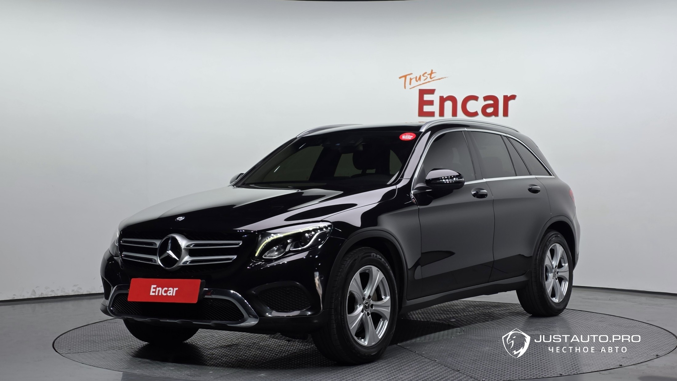 Автомобиль Mercedes-Benz GLC-Class