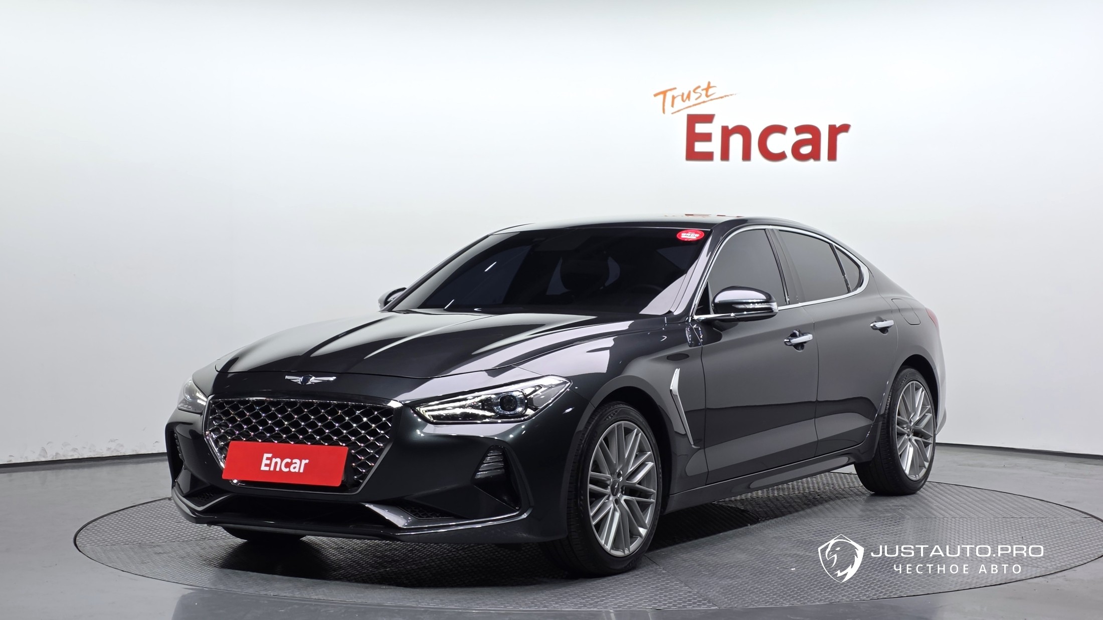 Автомобиль Genesis G70