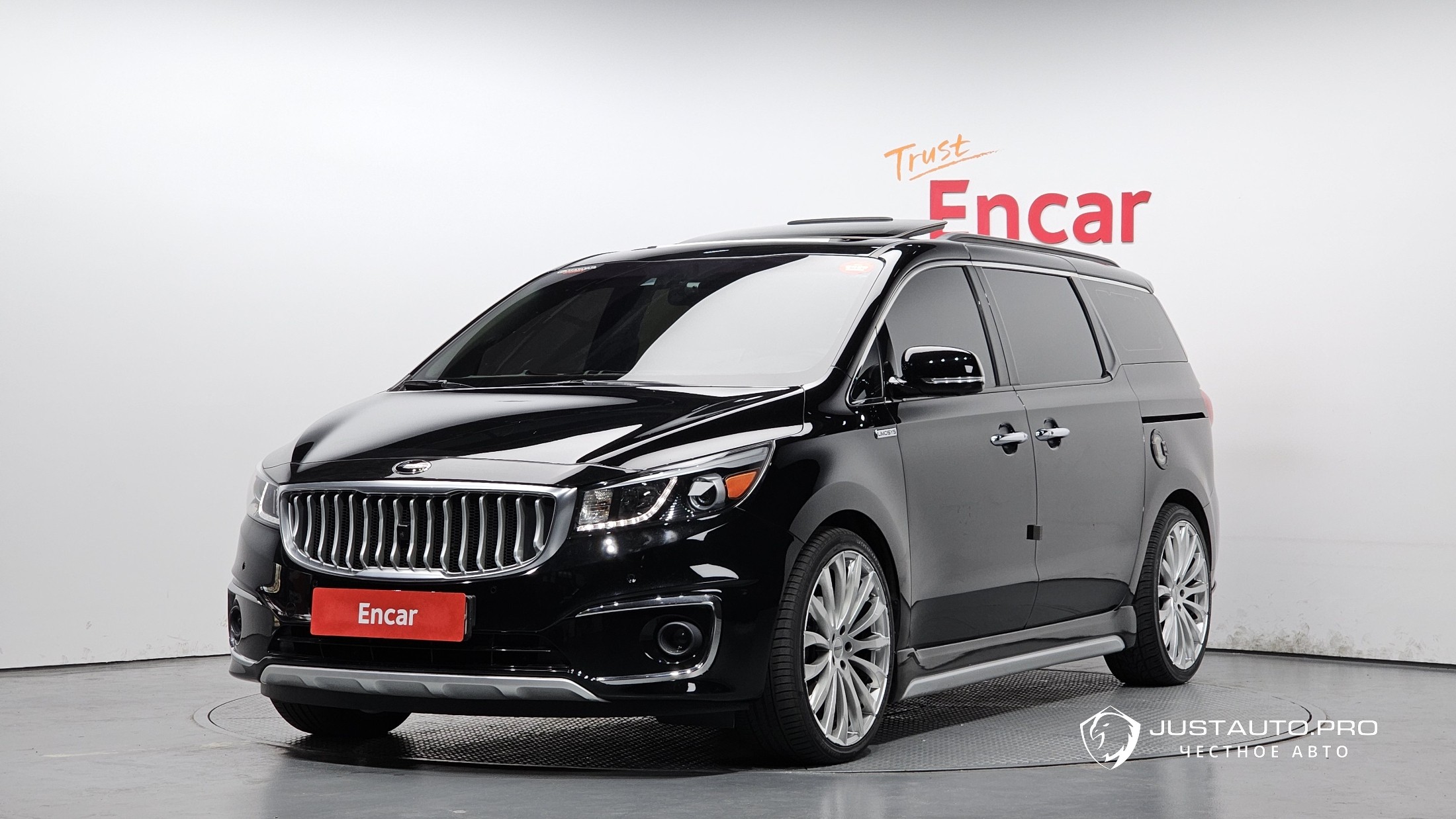 Автомобиль Kia Canival