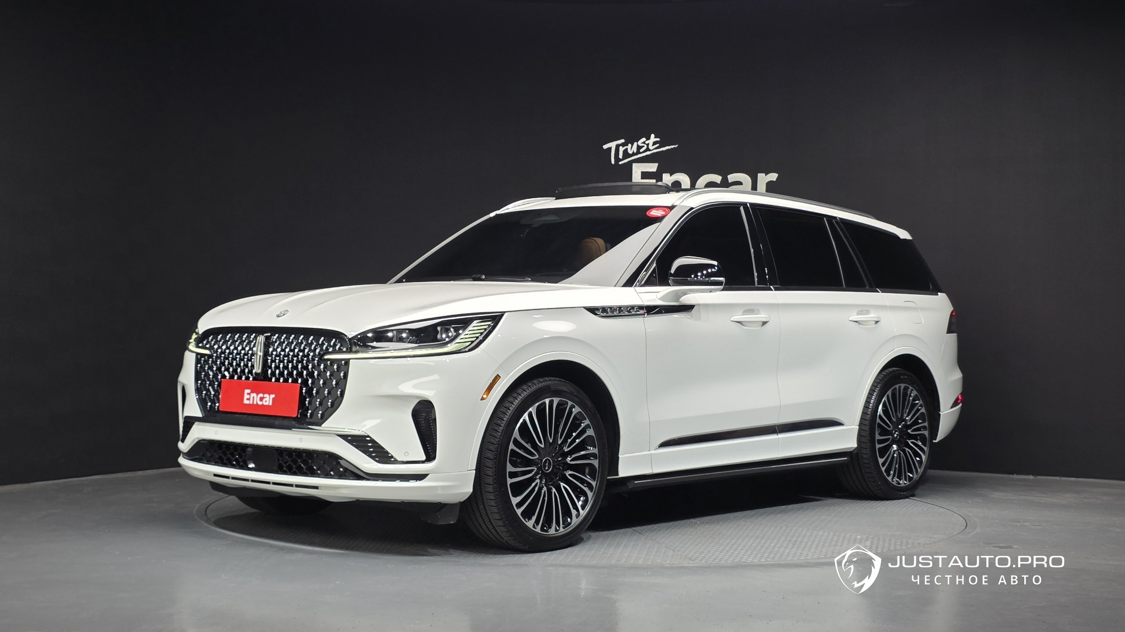 Автомобиль Lincoln Aviator