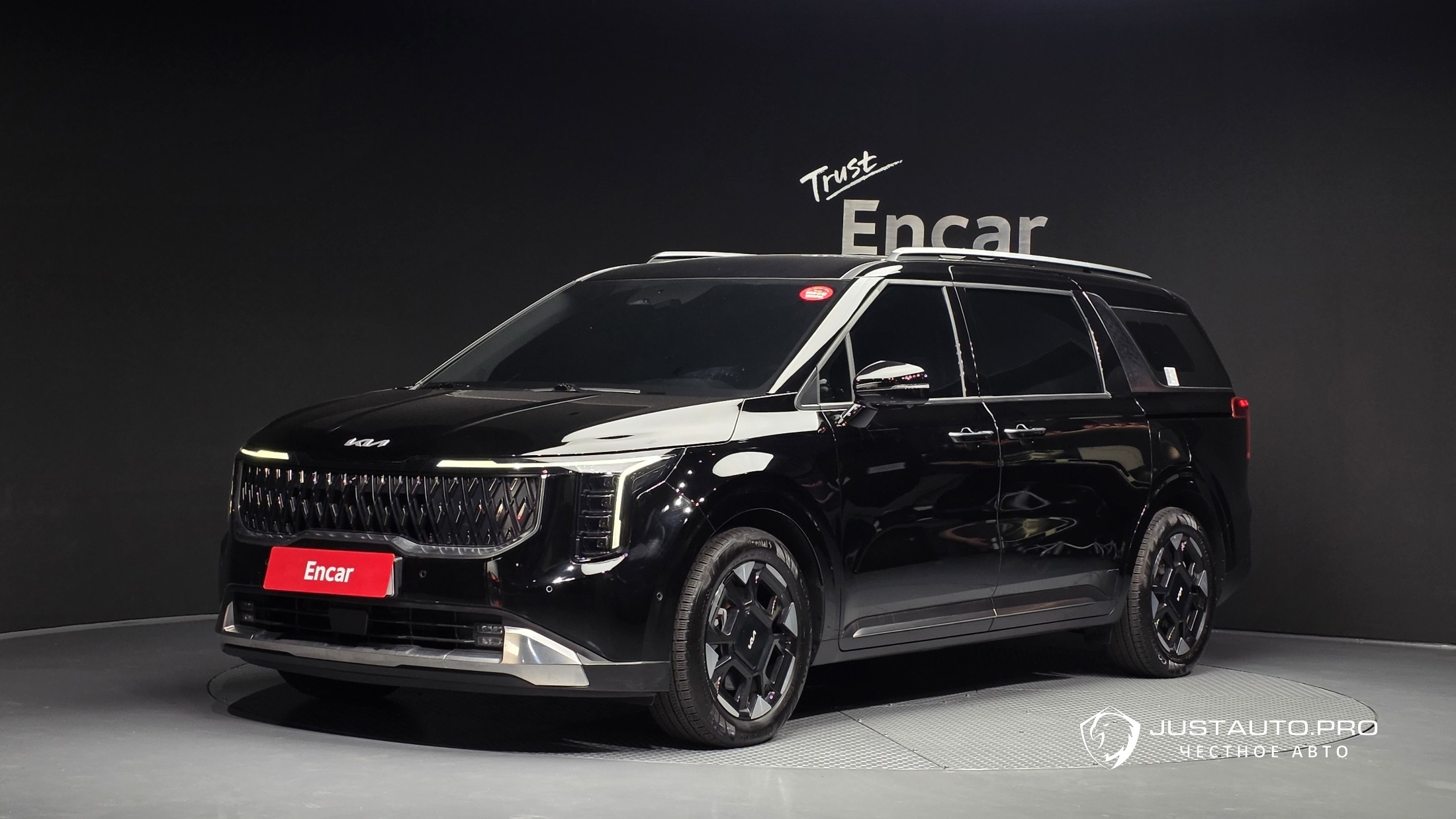 Автомобиль Kia Canival