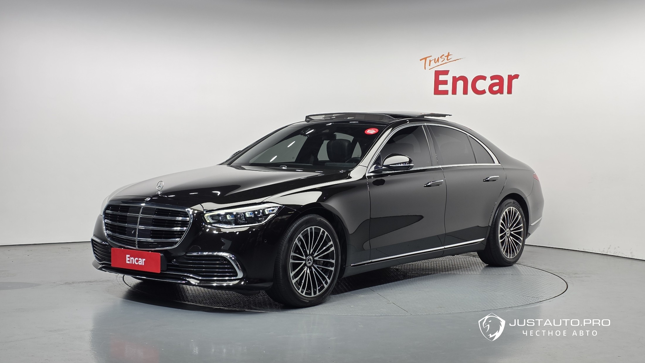 Автомобиль Mercedes-Benz S-Class