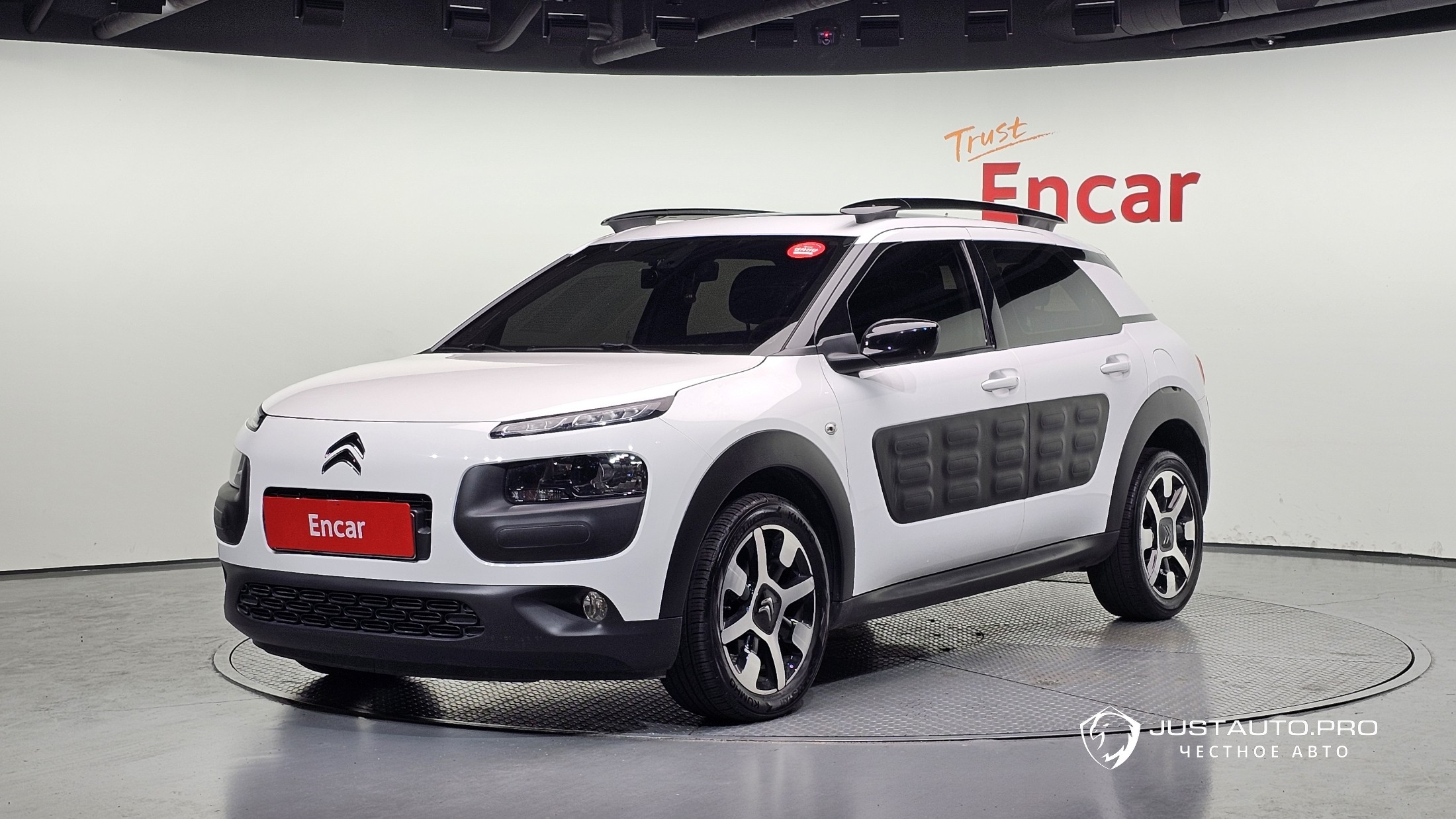 Автомобиль Citroen-DS C4 CACTUS