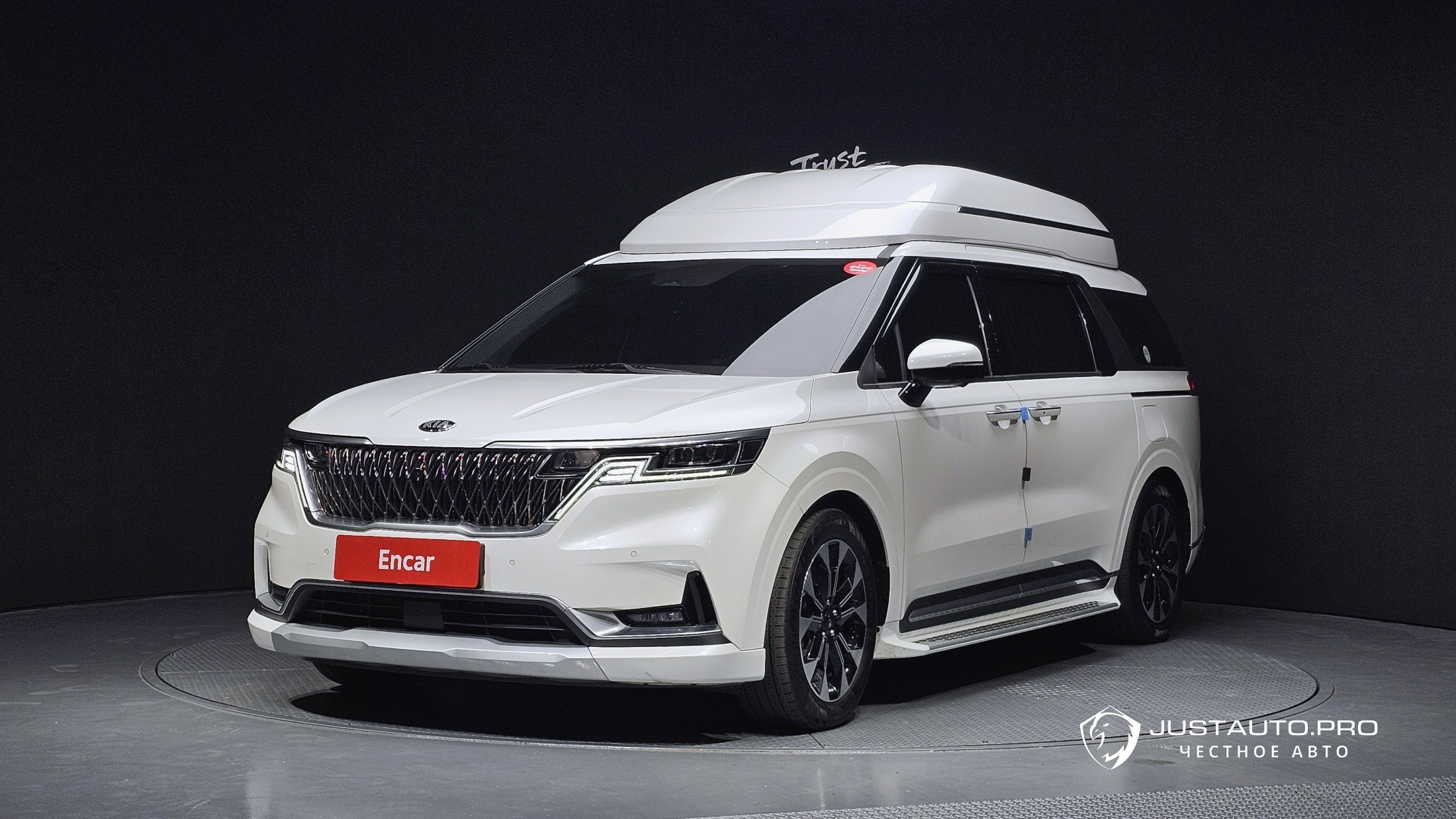 Автомобиль Kia Canival