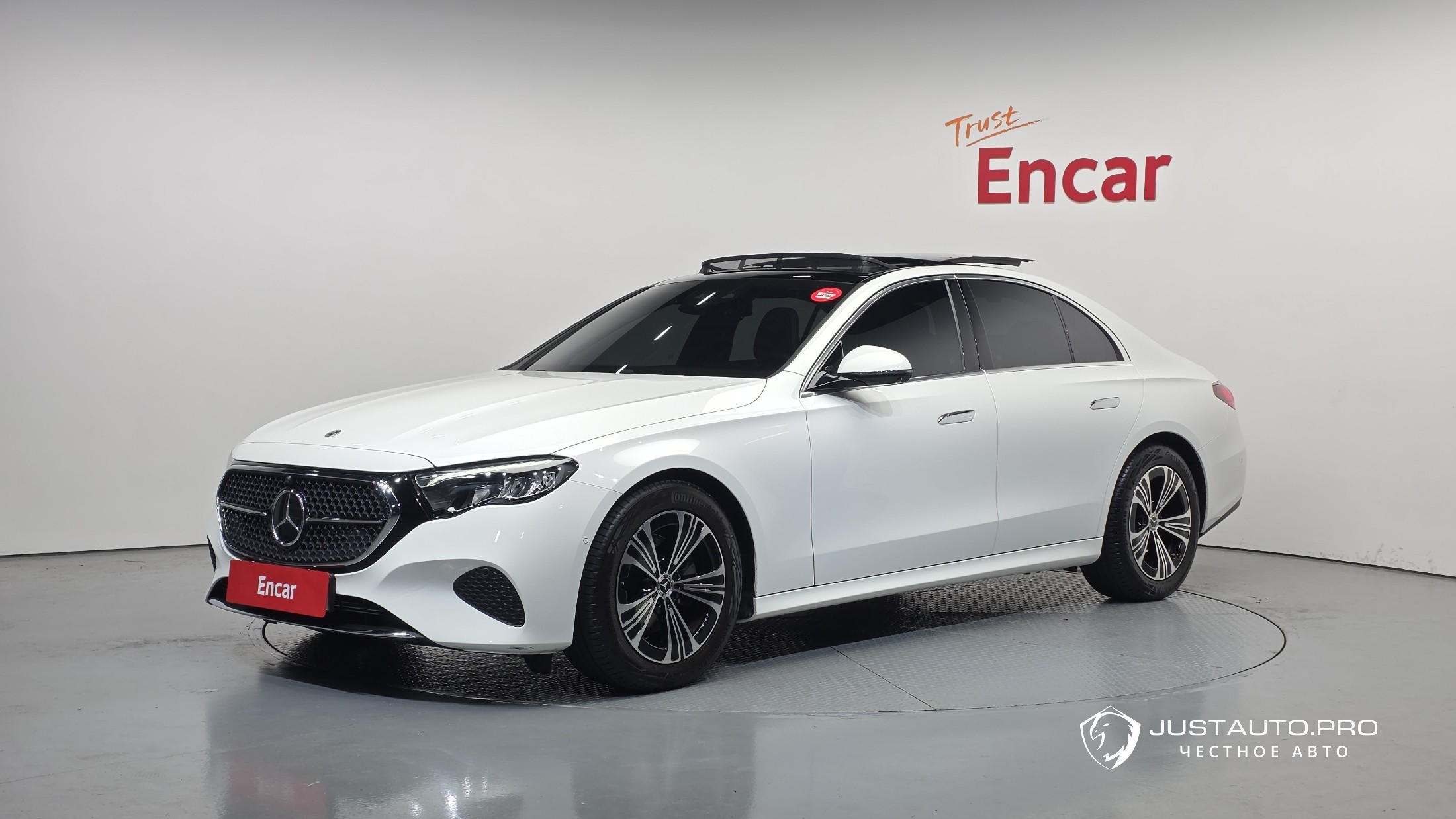 Автомобиль Mercedes-Benz E-Class