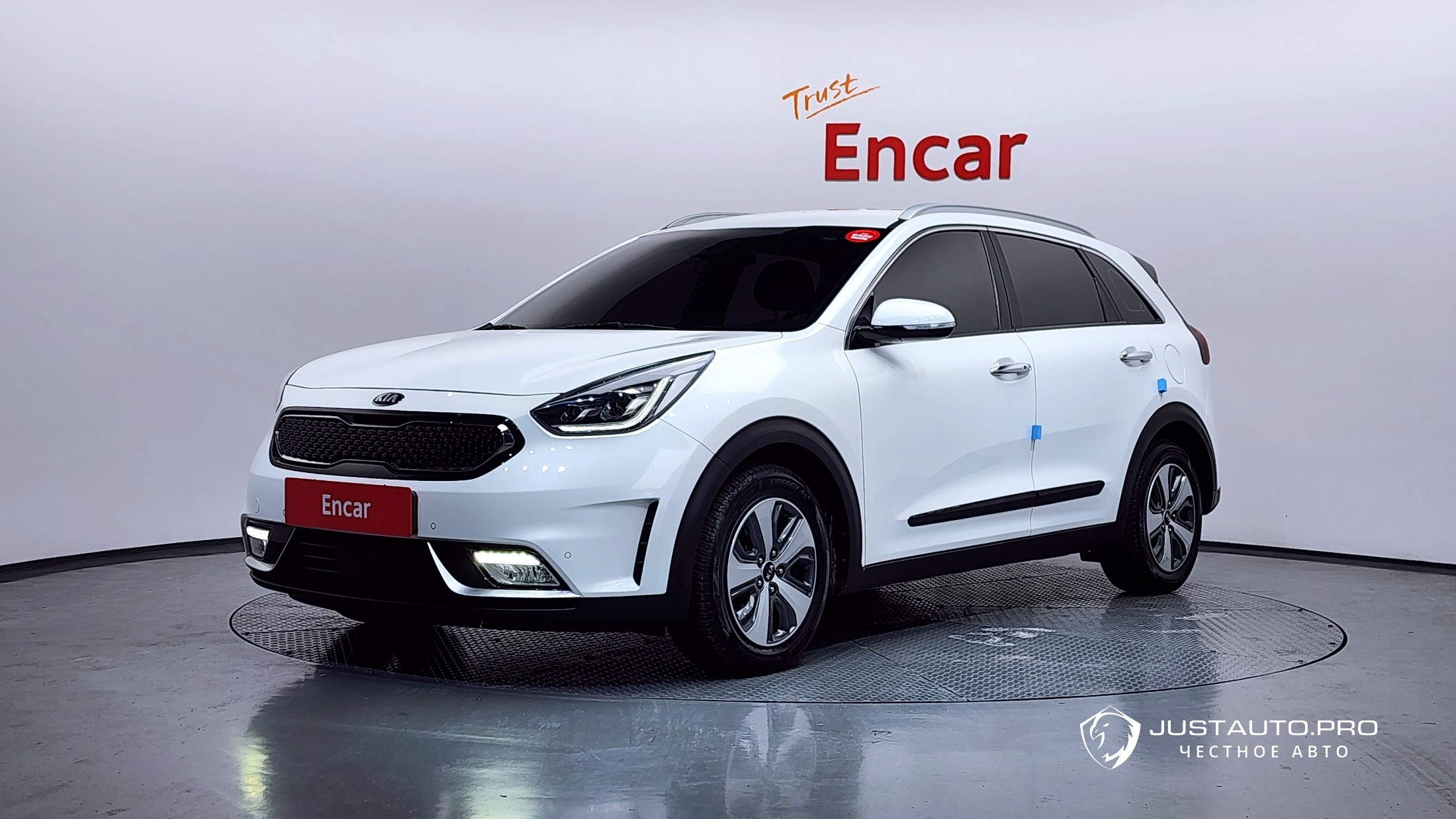 Автомобиль Kia Niro