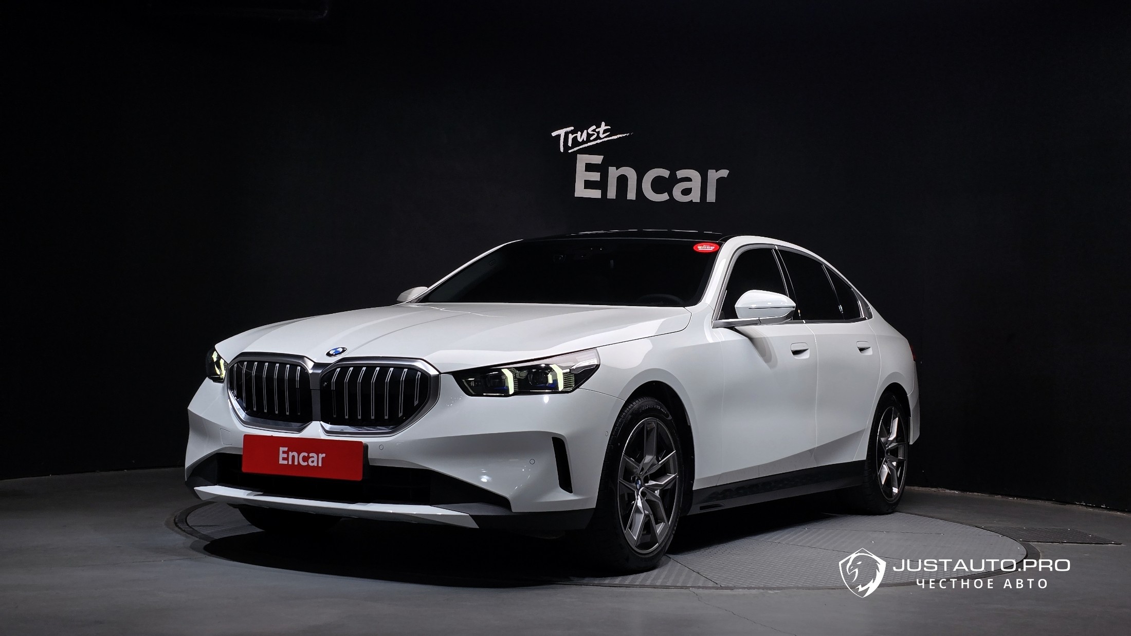 Автомобиль BMW 5-Series