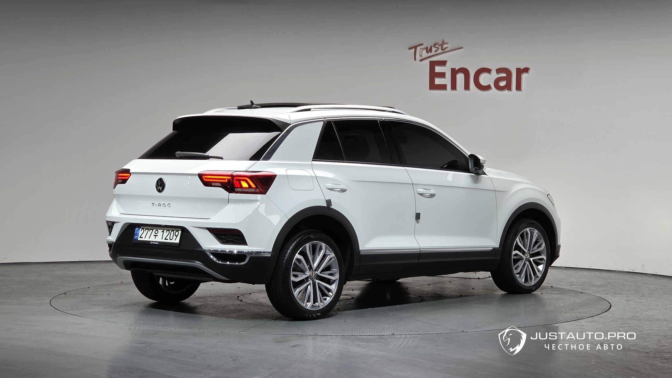 Автомобиль Volkswagen T-Roc